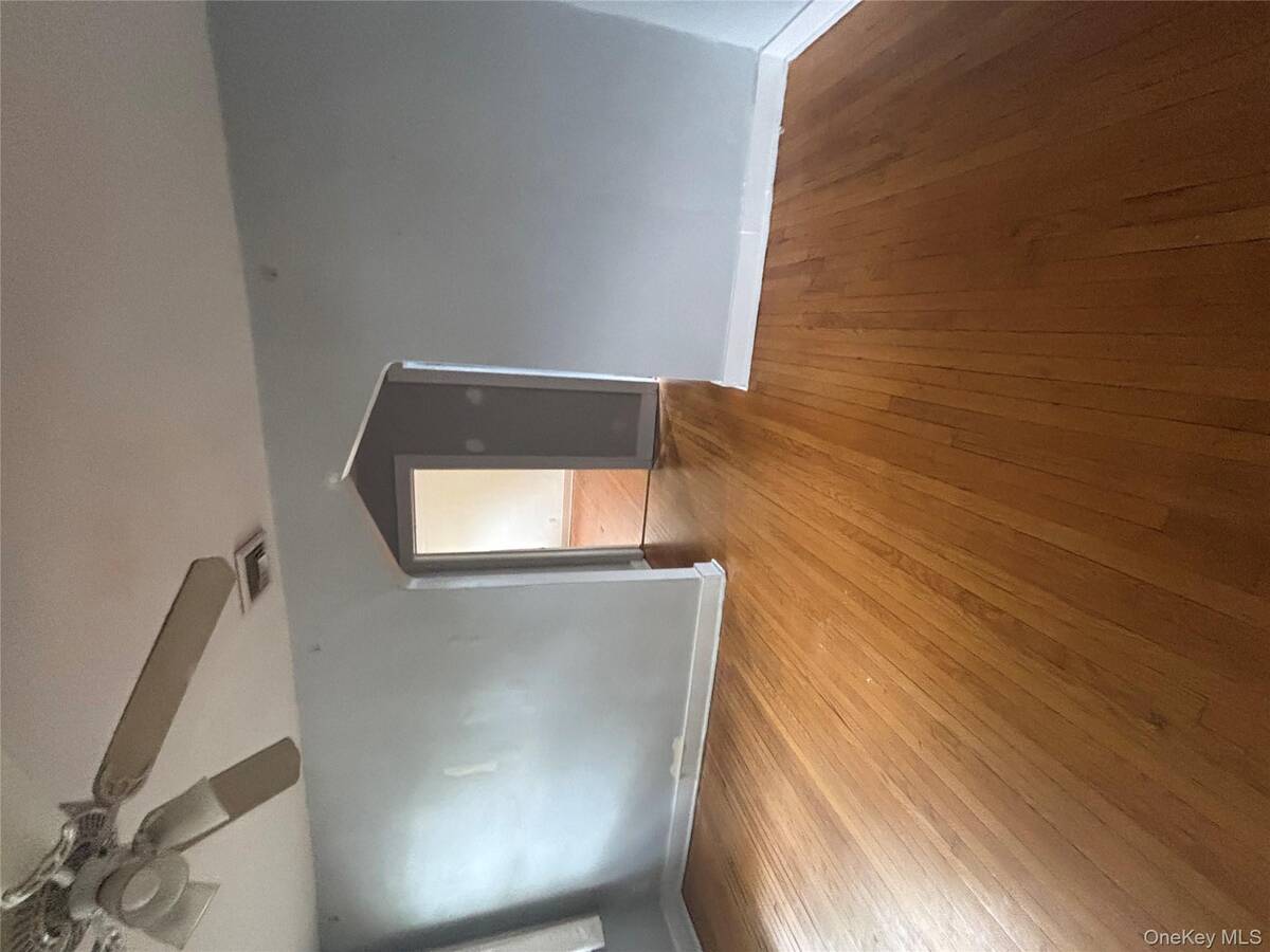 #9 photo, 457 Montauk Highway, #8, سوفولك West Islip , NY 11795