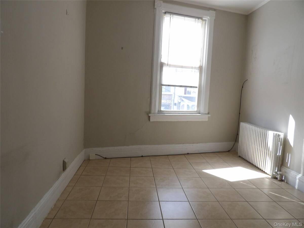 #6 photo, 170 N. Wellwood Avenue, Lindenhurst , NY 11757