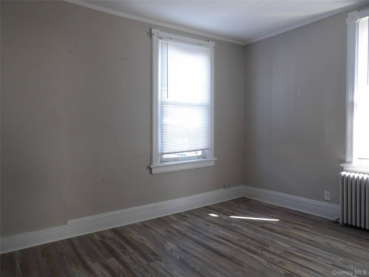 #7 photo, 170 N. Wellwood Avenue, Lindenhurst , NY 11757