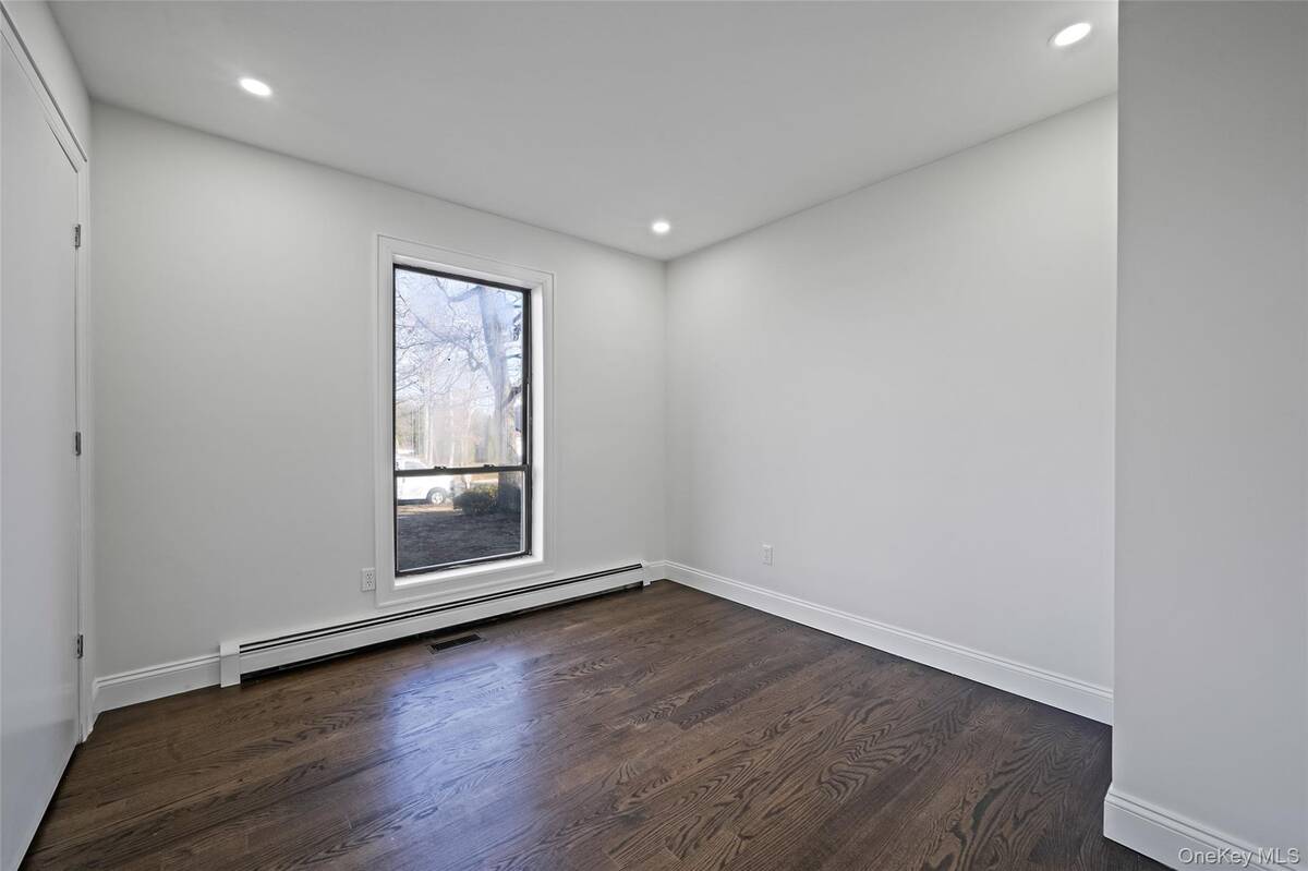 #10 photo, 4 Rainbow Court, سوفولك Middle Island , NY 11953