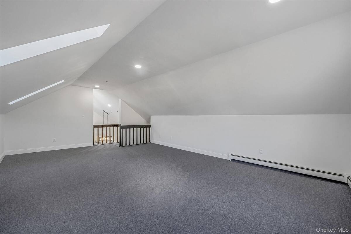 #11 photo, 4 Rainbow Court, سوفولك Middle Island , NY 11953