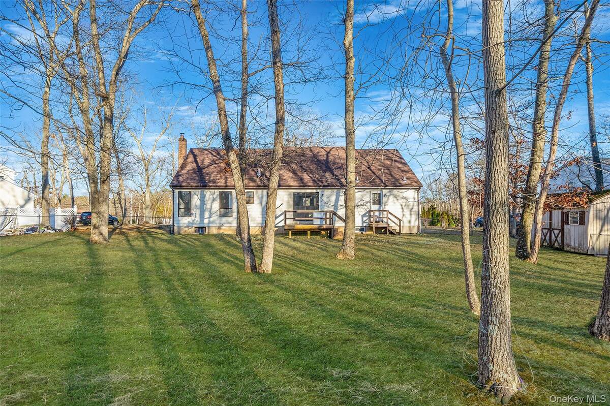 #14 photo, 4 Rainbow Court, سوفولك Middle Island , NY 11953