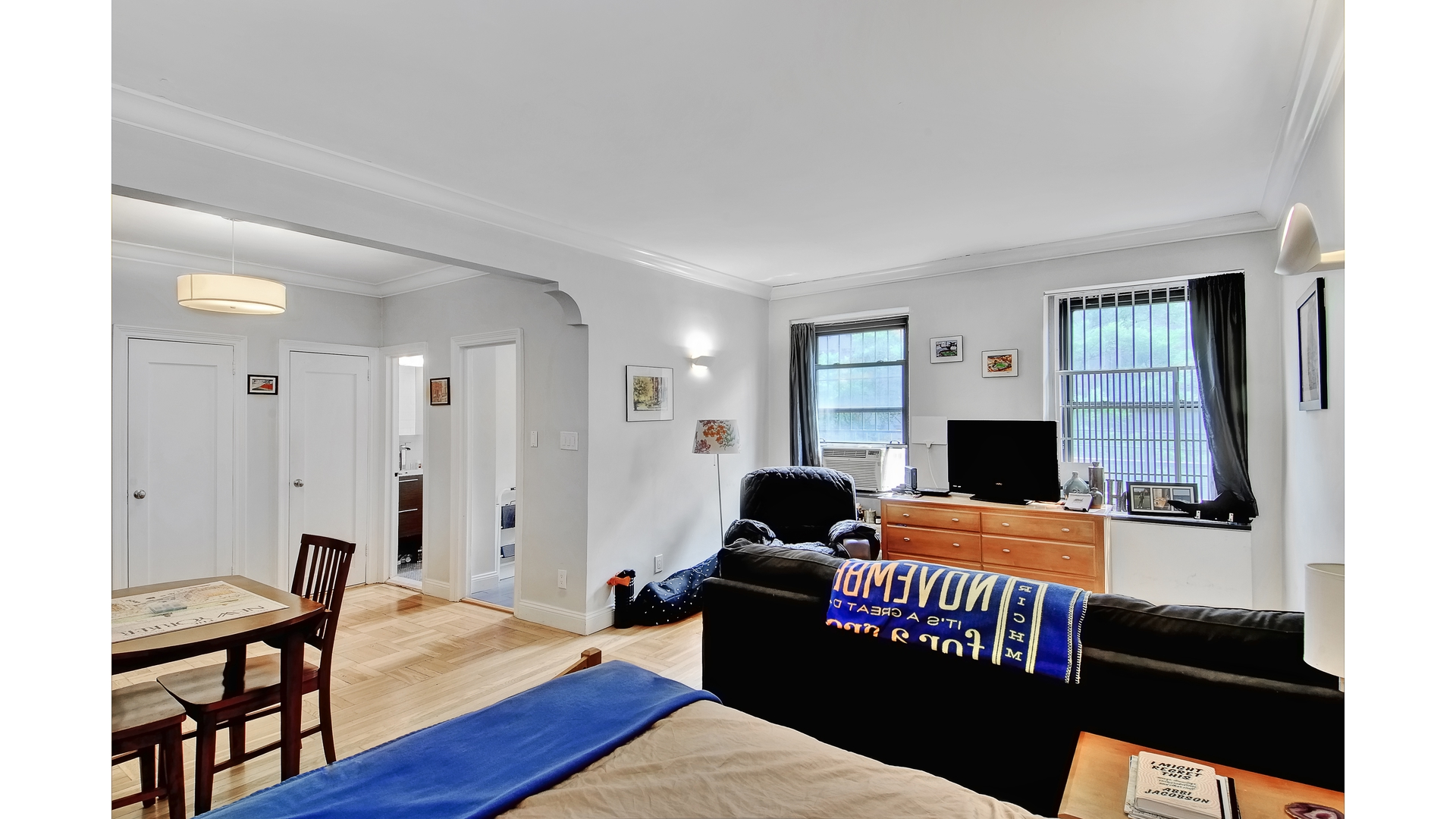 #1 photo, 209 W 104TH Street, मैनहटन Upper West Side , NY 10025