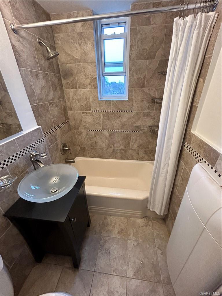 #6 photo, 220 Pelham Road, New Rochelle , NY 10805