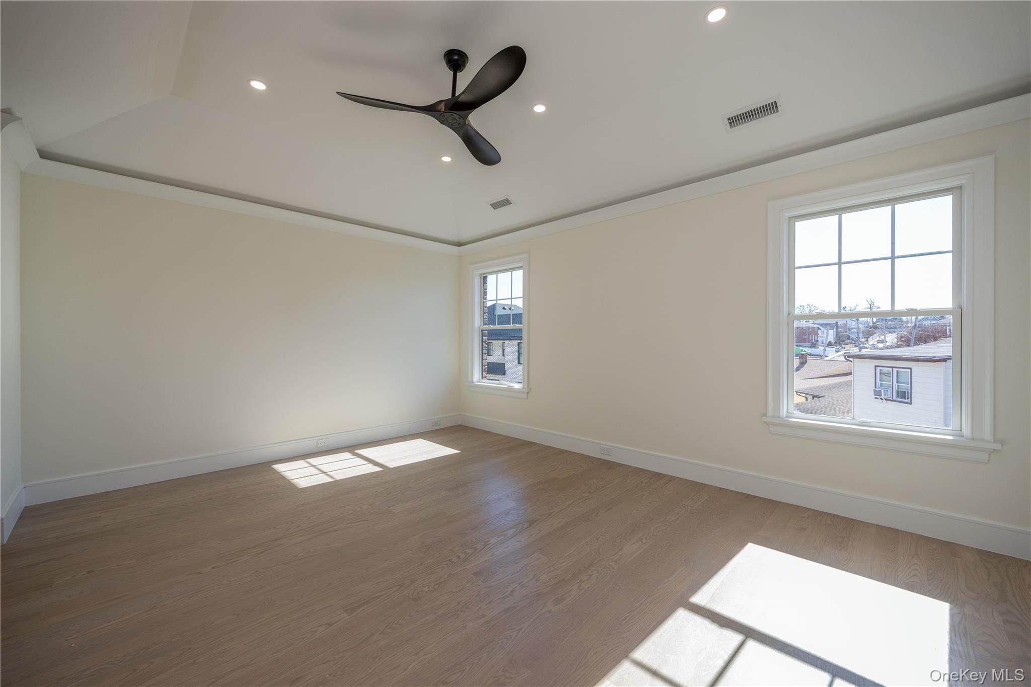 #19 photo, 7 Victoria Lane, Yonkers , NY 10701