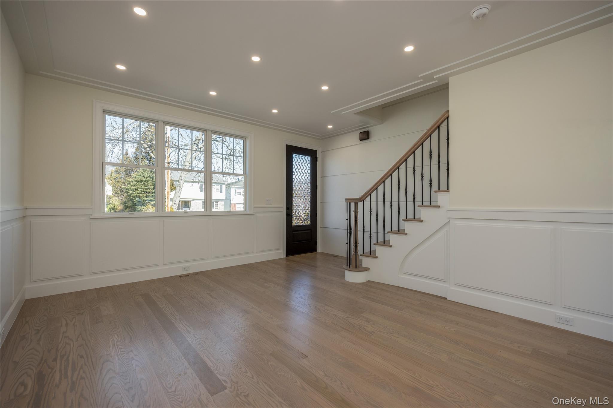 #3 photo, 7 Victoria Lane, Yonkers , NY 10701