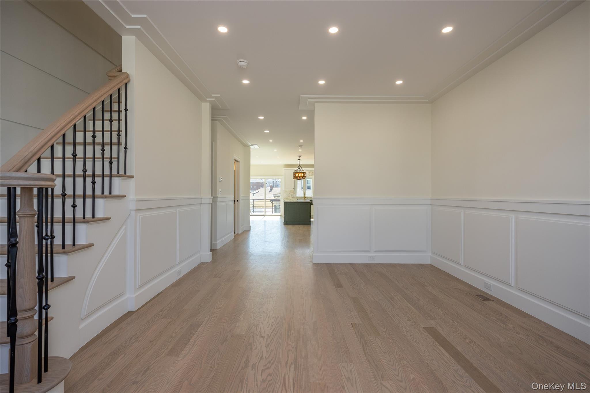 #8 photo, 7 Victoria Lane, Yonkers , NY 10701