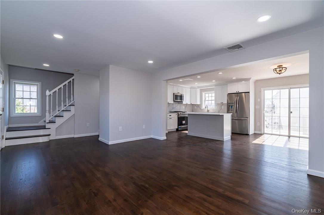 #4 photo, 35 Harrison Avenue, Harrison , NY 10528