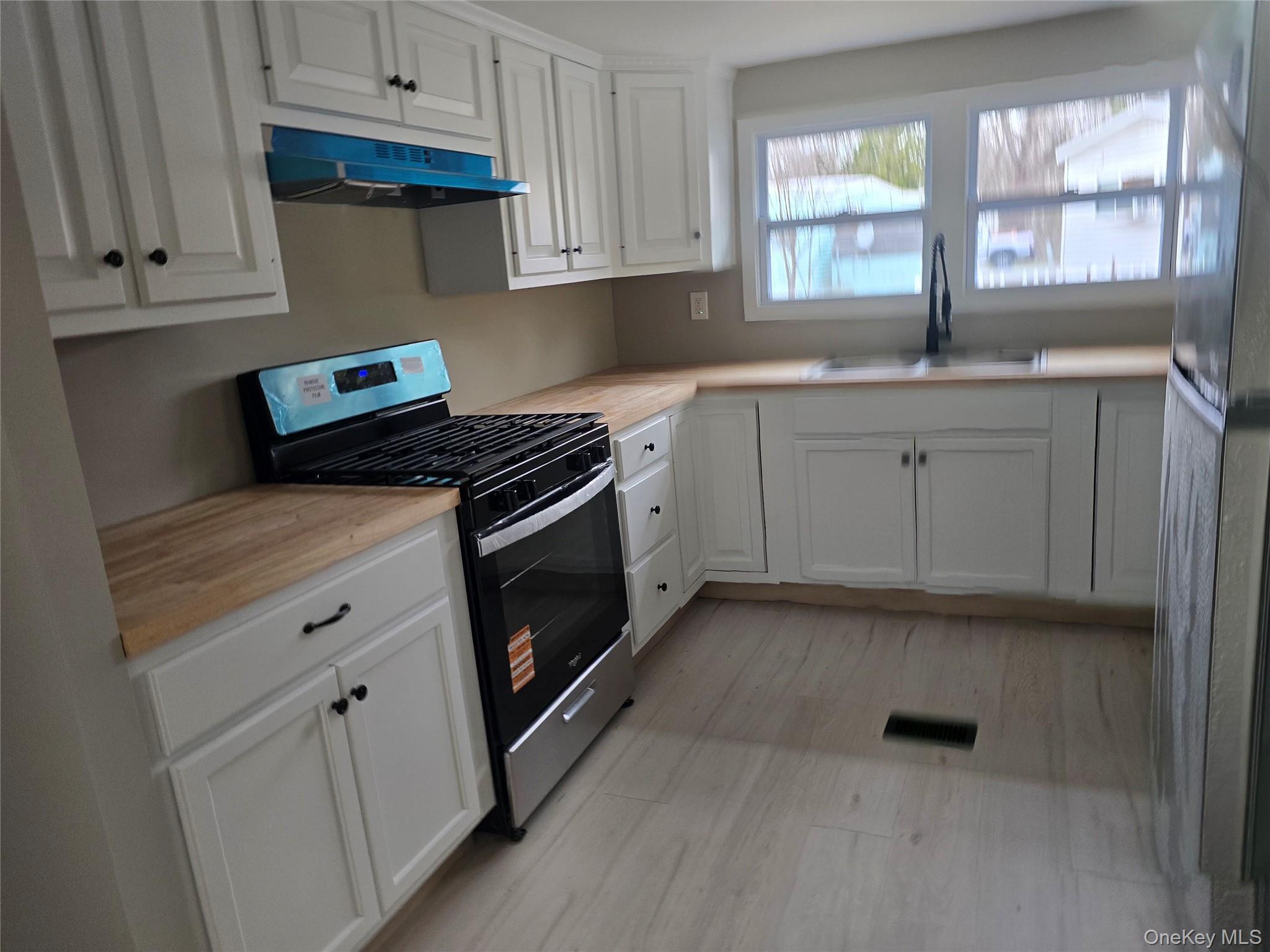 #8 photo, 16 Jennifer Court, Poughkeepsie , NY 12601