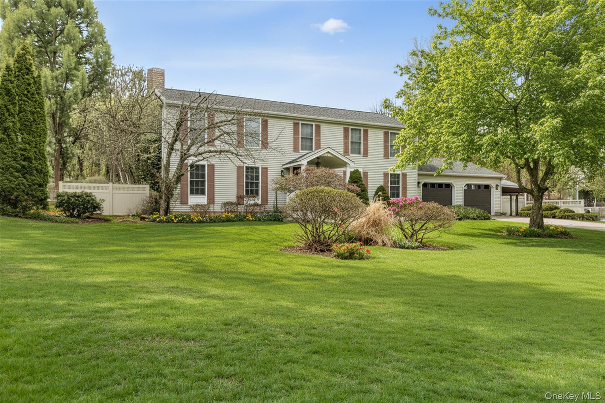 #1 photo, 21 Foreston Circle, מחוז סאפוק Manorville , NY 11949