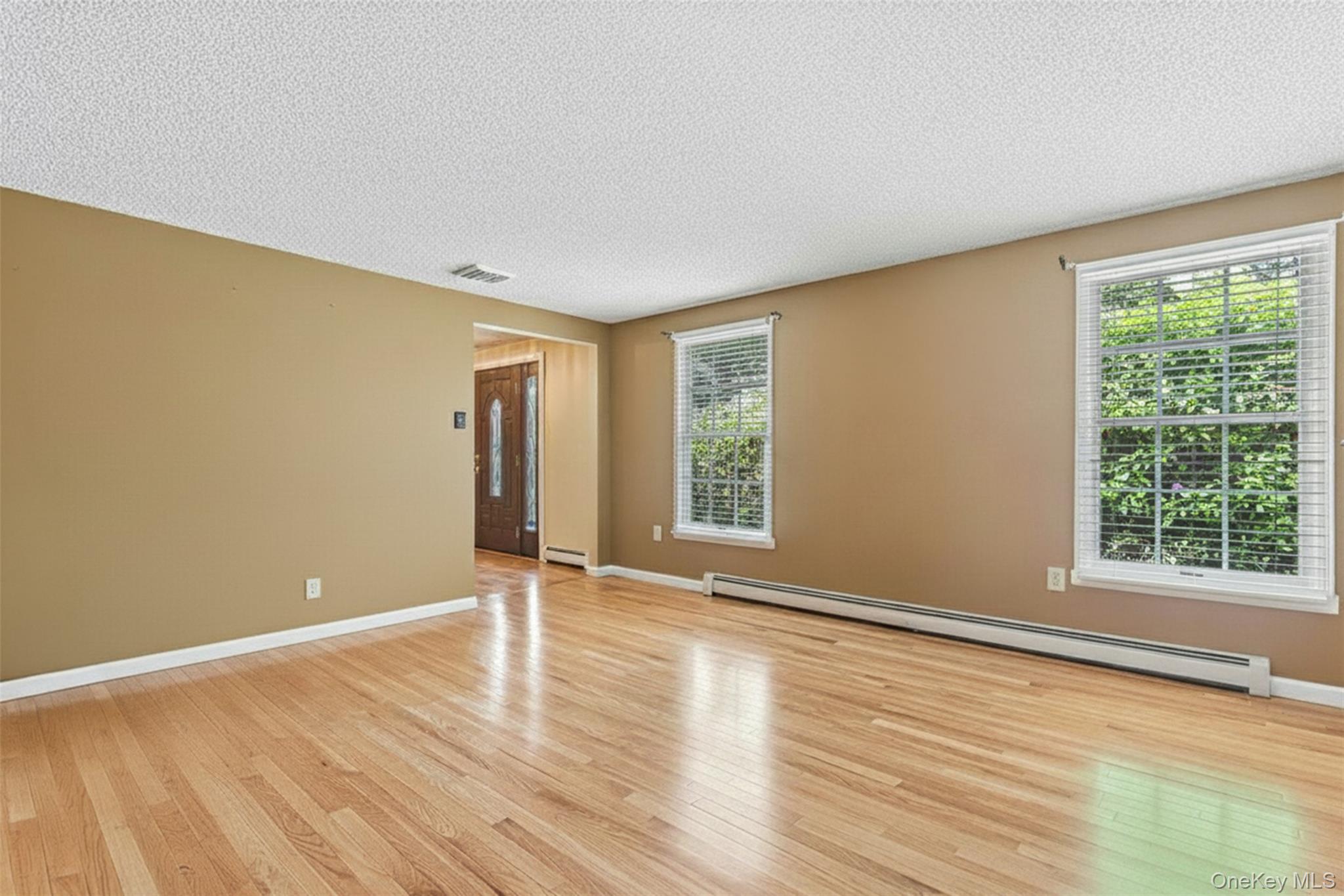 #11 photo, 21 Foreston Circle, מחוז סאפוק Manorville , NY 11949