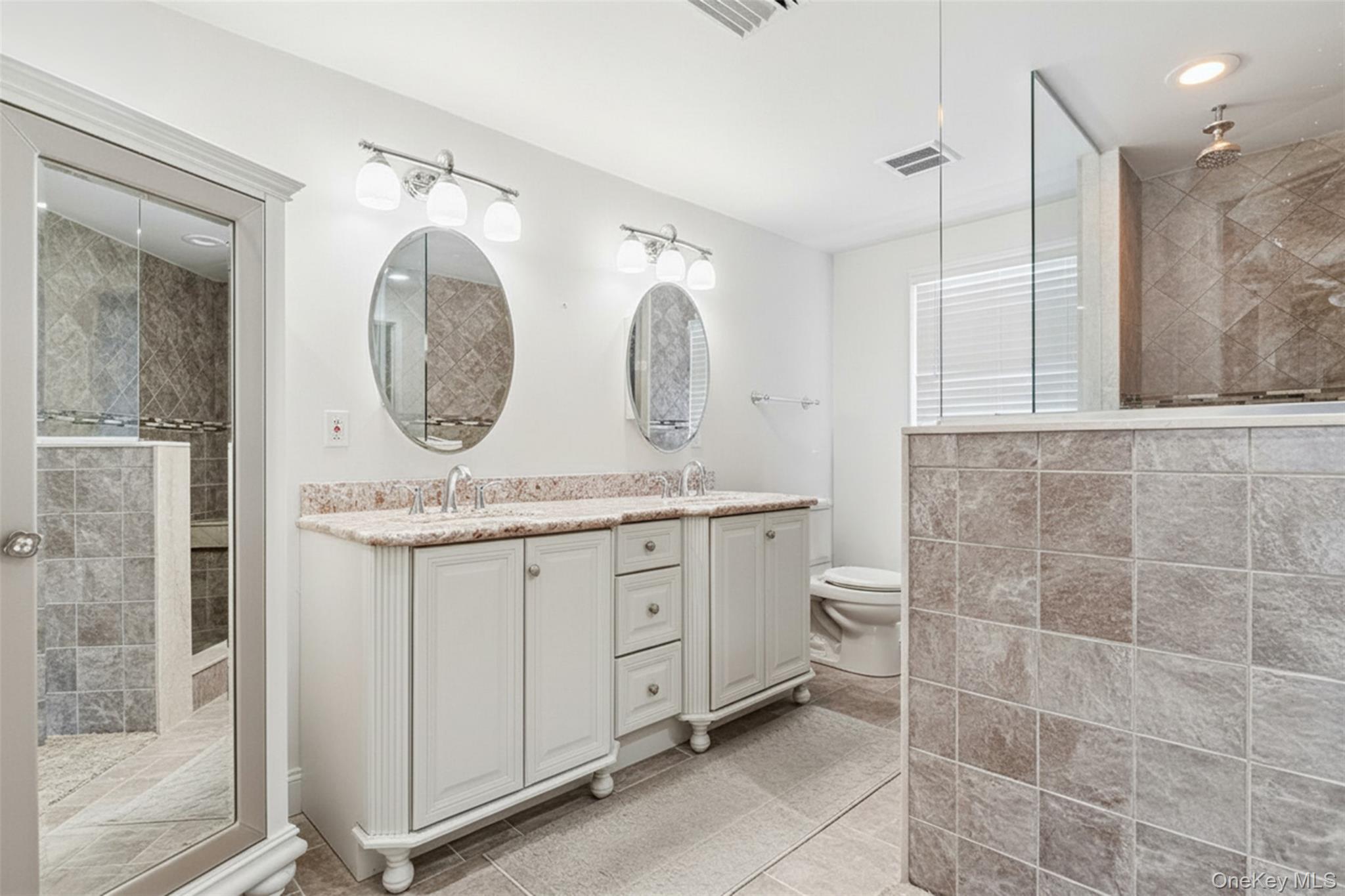 #15 photo, 21 Foreston Circle, מחוז סאפוק Manorville , NY 11949