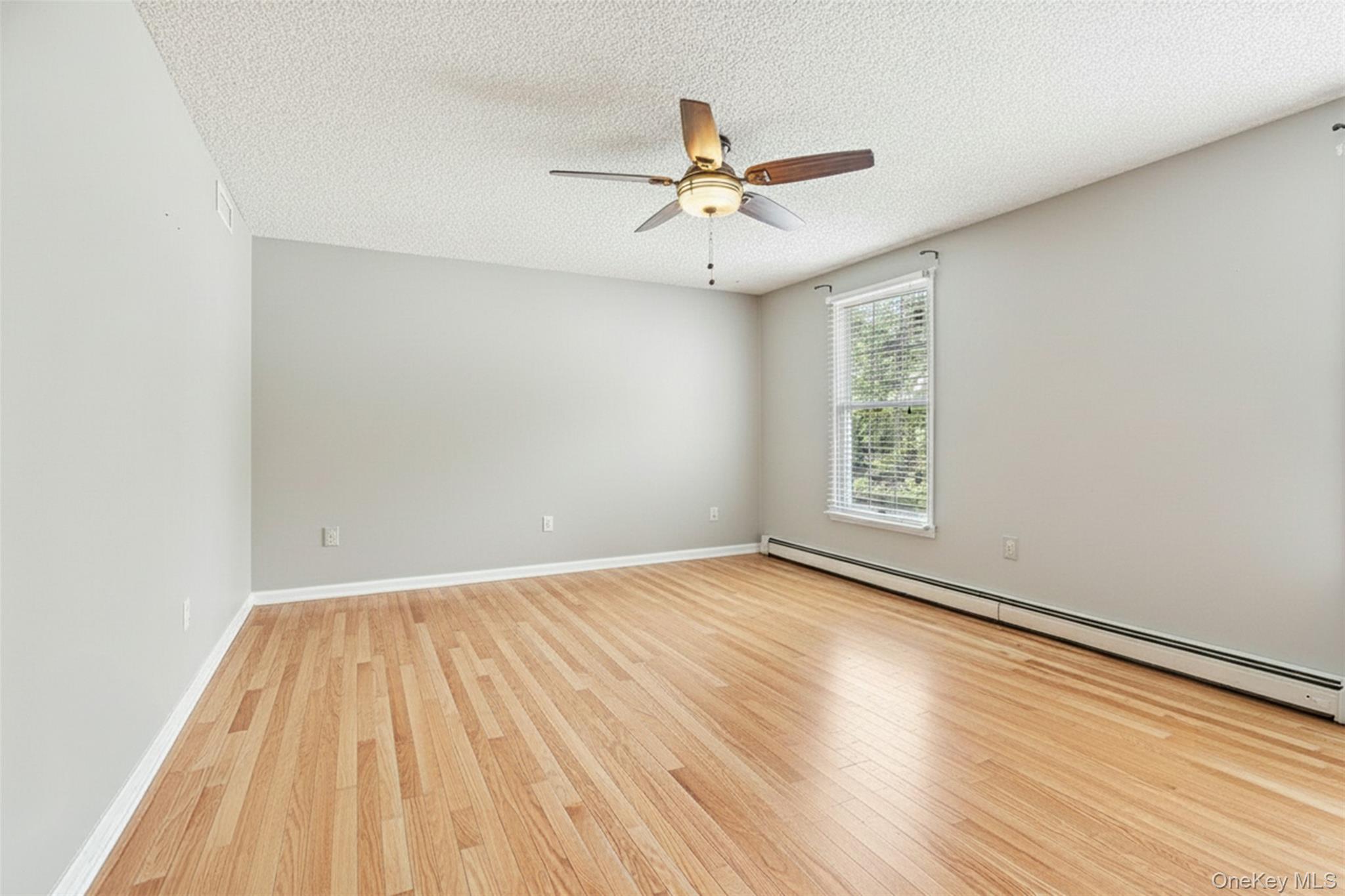 #18 photo, 21 Foreston Circle, מחוז סאפוק Manorville , NY 11949