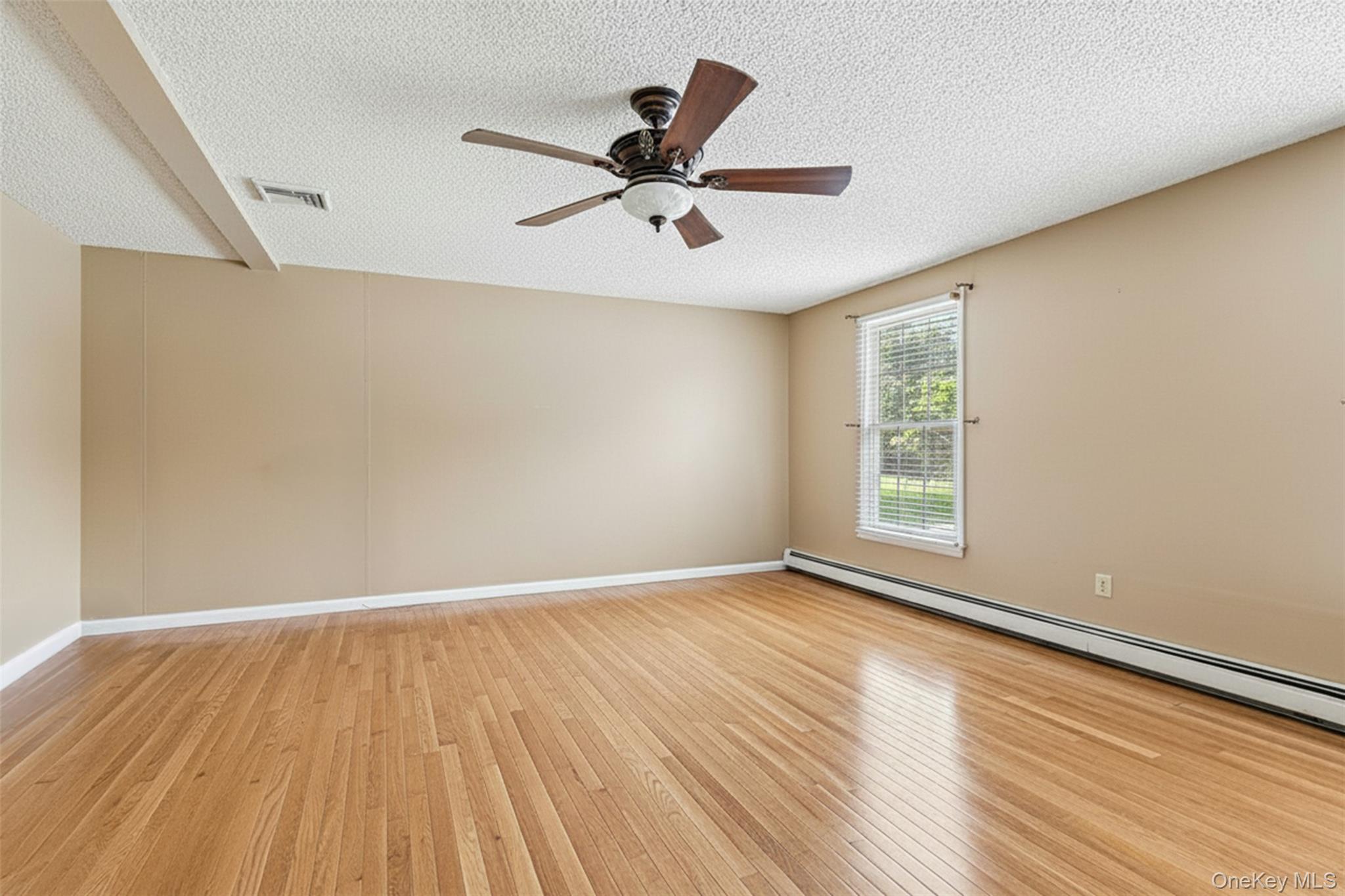 #19 photo, 21 Foreston Circle, מחוז סאפוק Manorville , NY 11949