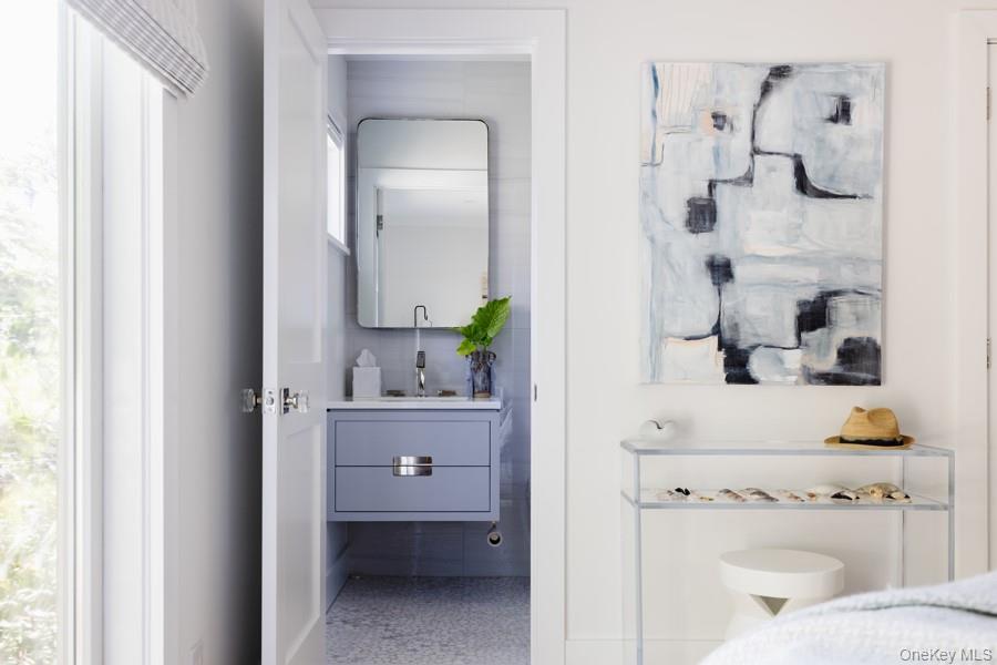 #17 photo, 48 Middle Pond Road, سوفولك Southampton , NY 11968