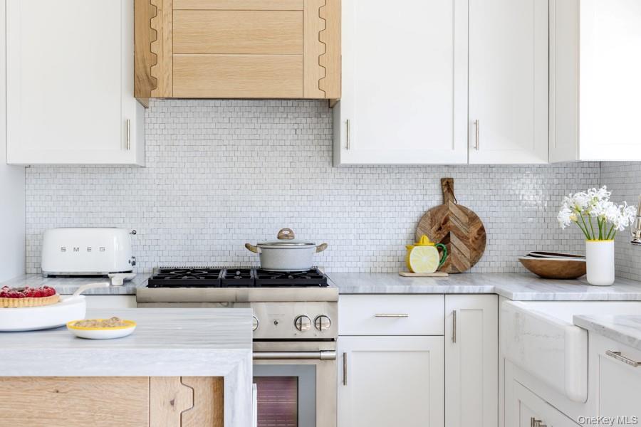 #8 photo, 48 Middle Pond Road, سوفولك Southampton , NY 11968