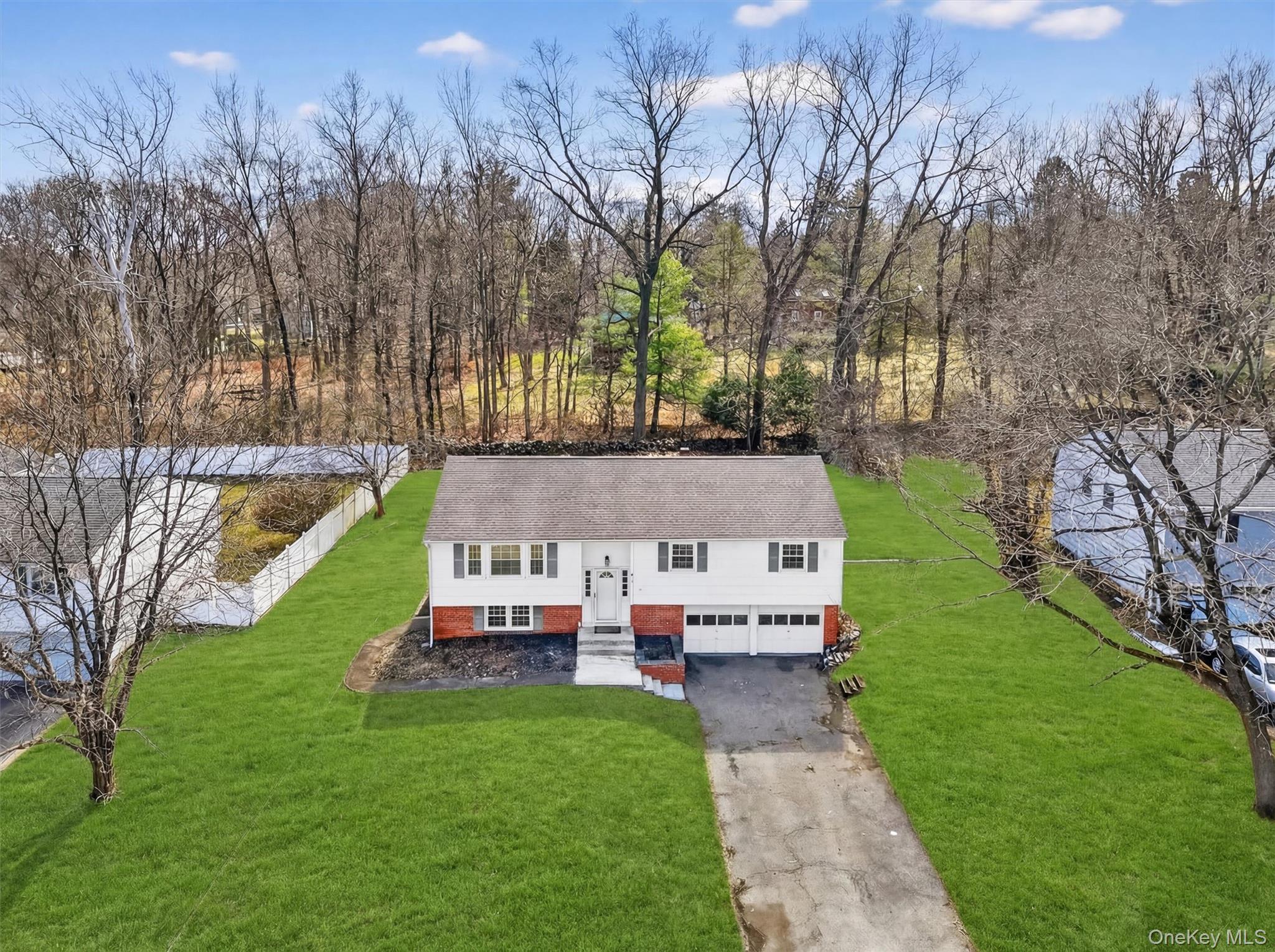 #3 photo, 19 Split Tree Drive, New Windsor , NY 12553