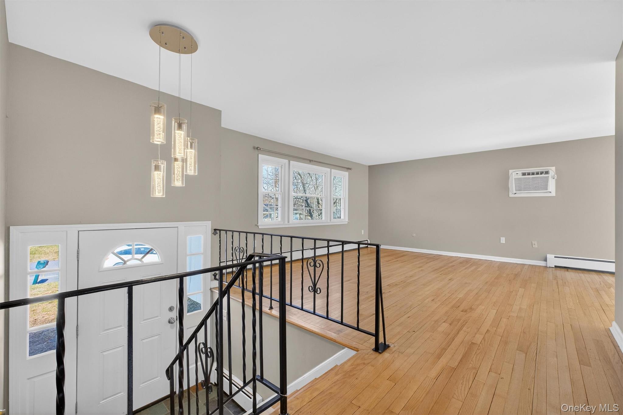 #5 photo, 19 Split Tree Drive, New Windsor , NY 12553