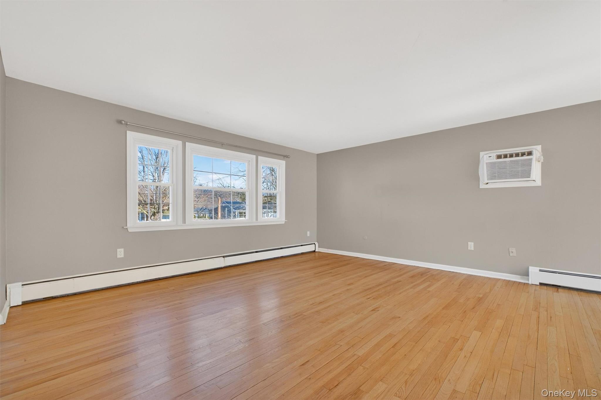 #7 photo, 19 Split Tree Drive, New Windsor , NY 12553