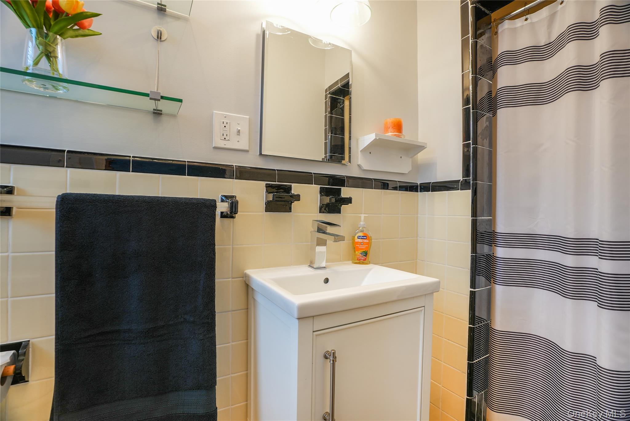 #17 photo, 35 Rockledge Road, Hartsdale , NY 10530