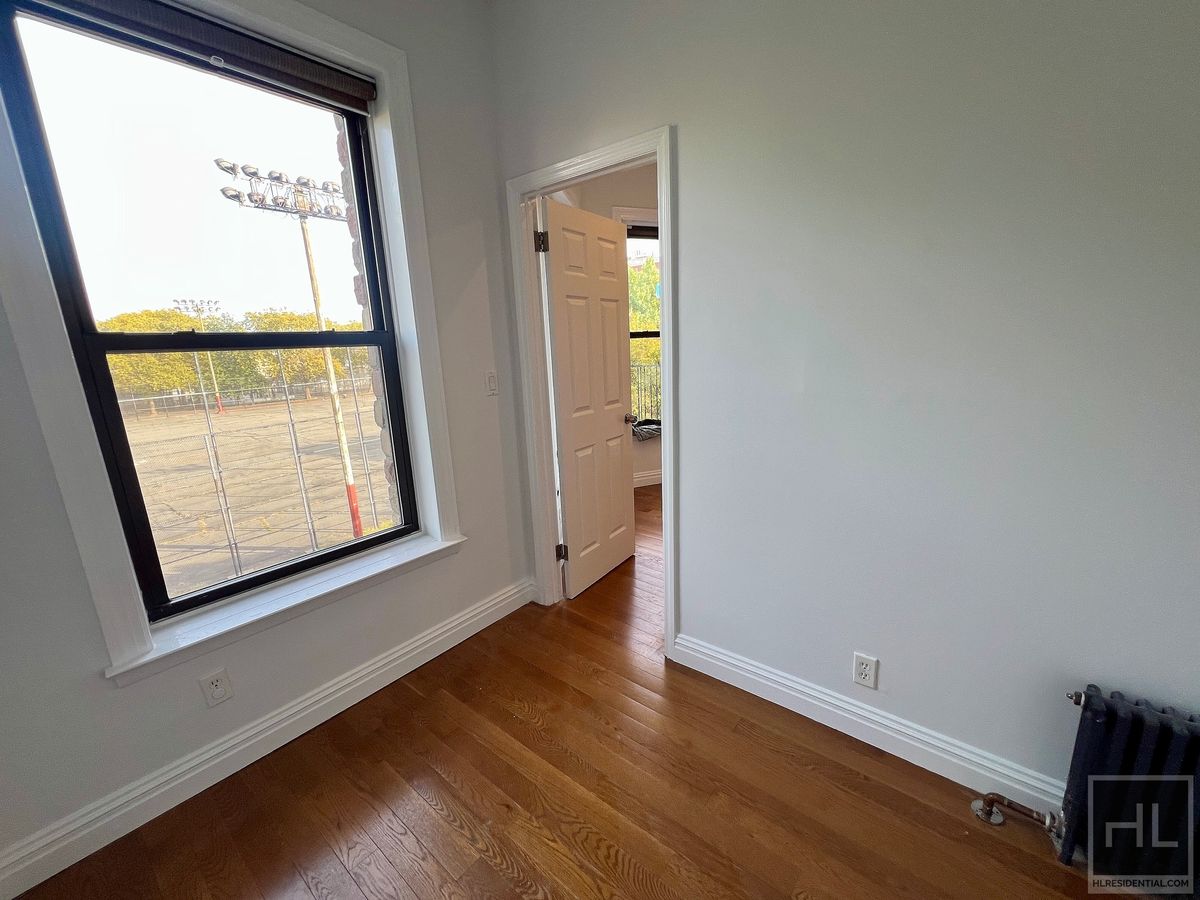 #11 photo, 14 St Andrews Place, Bedford-Stuyvesant , NY 11216