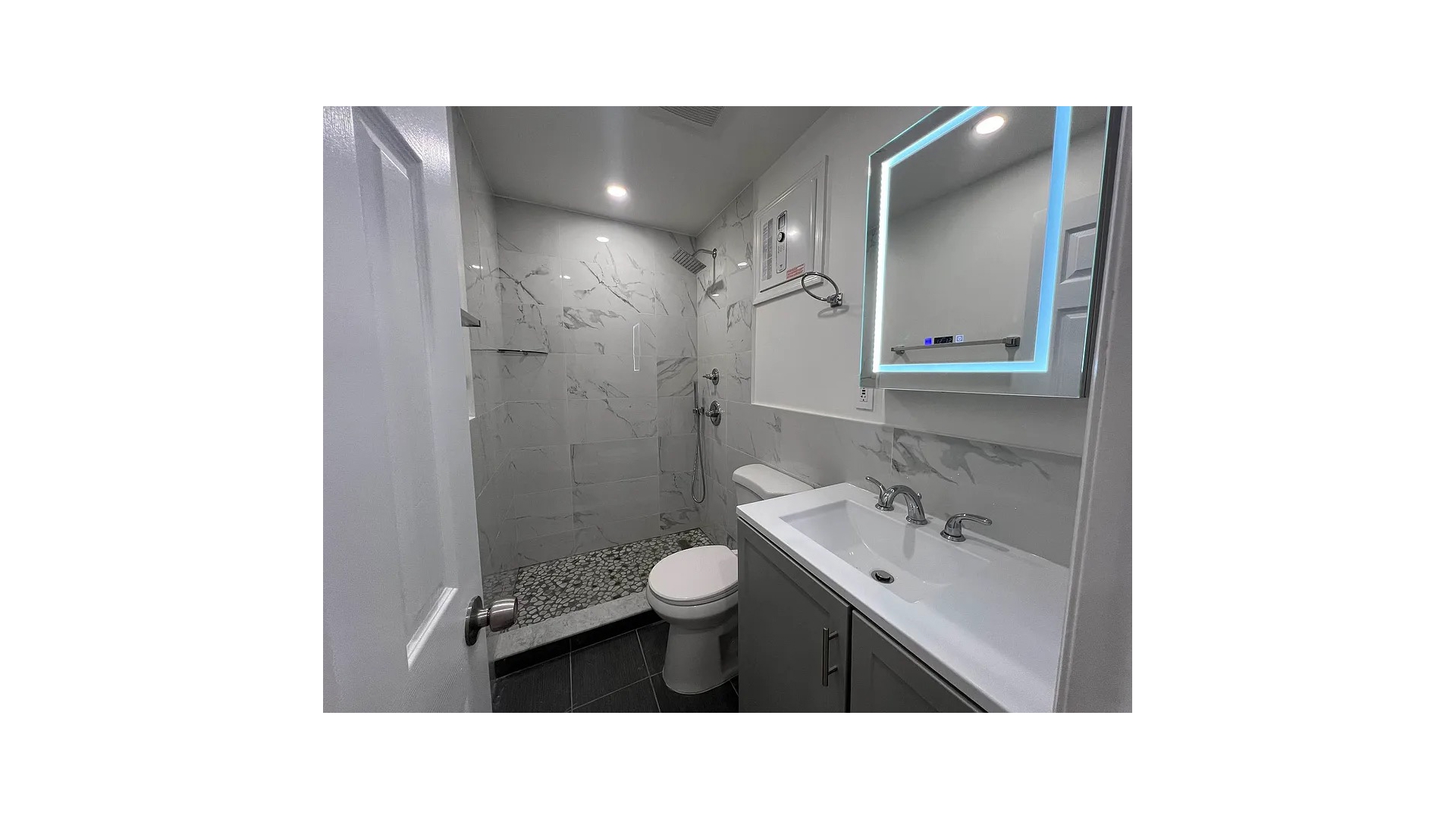 #4 photo, 5-09 50TH Avenue, कुईंस Hunters Point , NY 11101