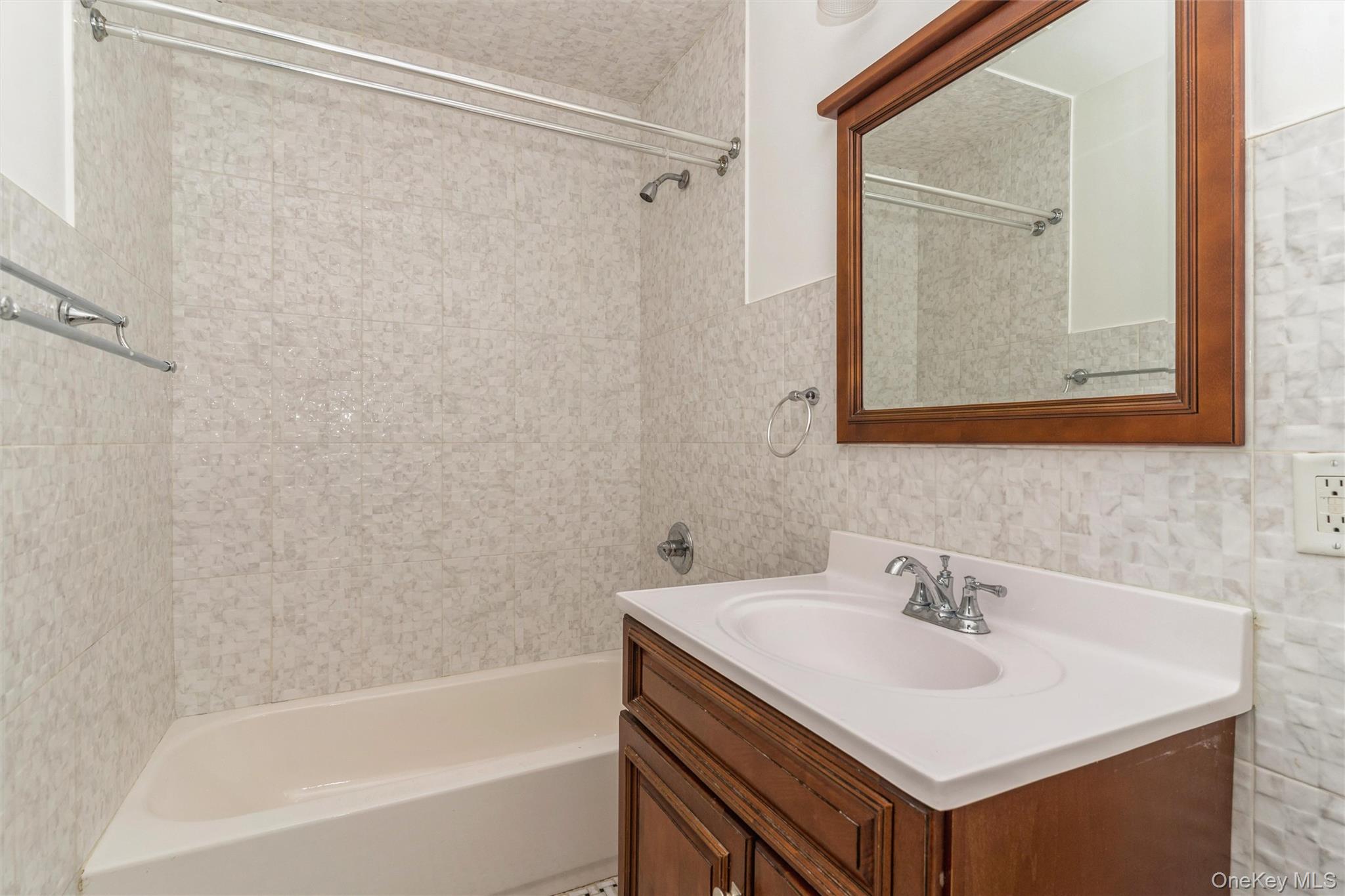 #14 photo, 18 Paerdegat 13th Street, ब्रुकलीन Brooklyn , NY 11236