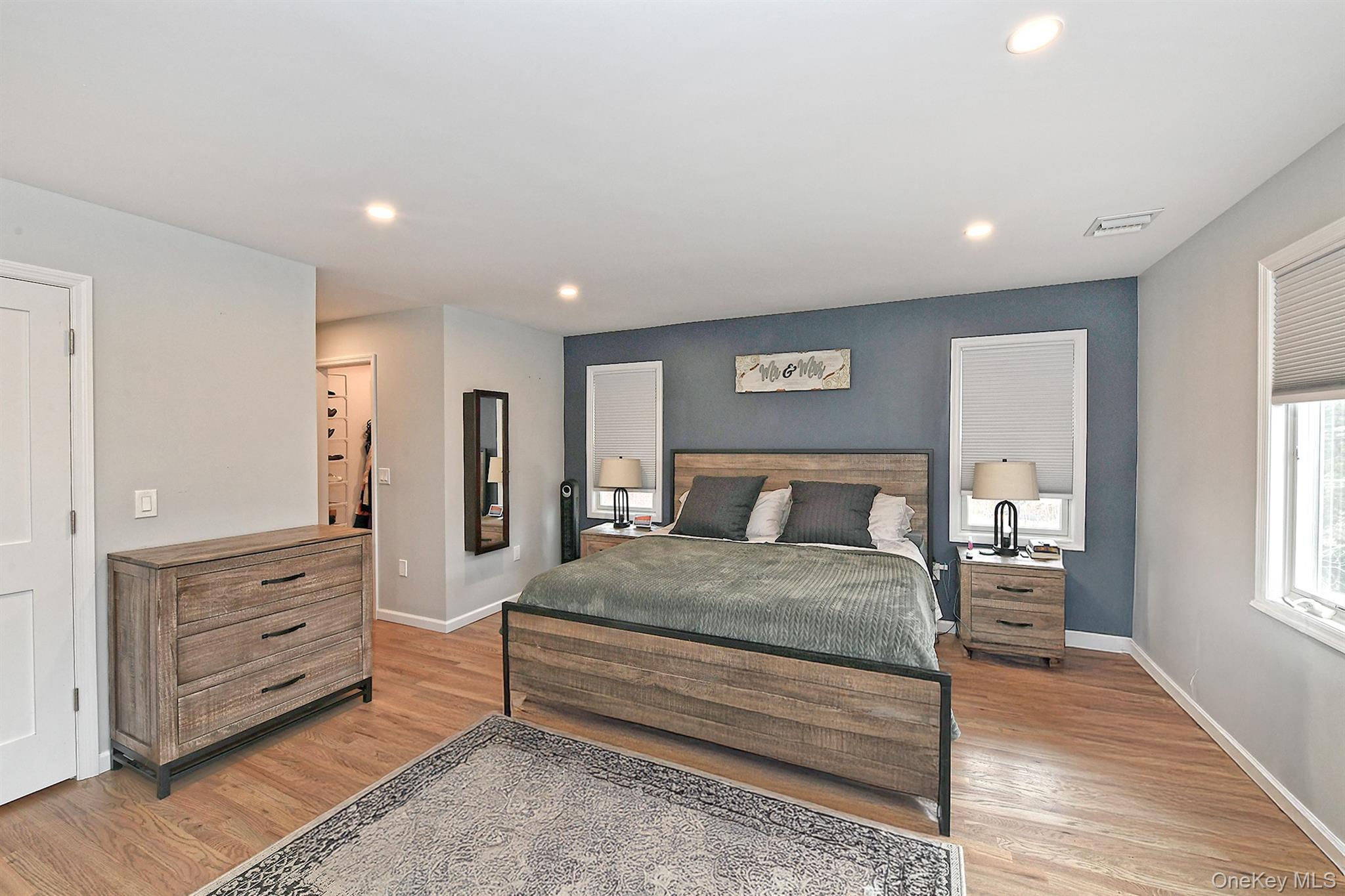 #17 photo, 2457 New York Avenue, सफ़ोक काउंटी Melville , NY 11747