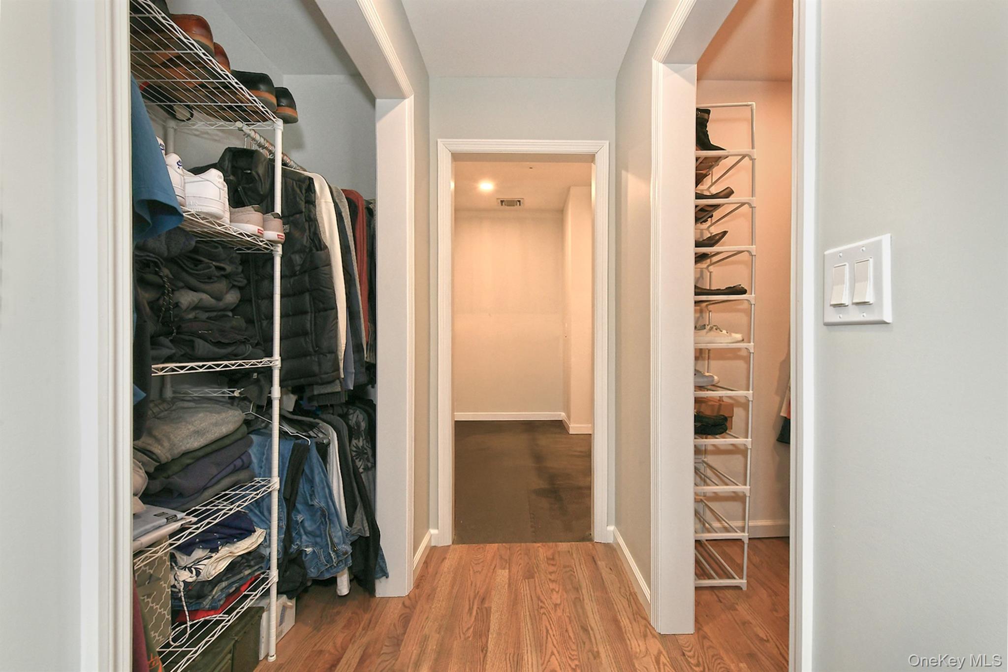 #18 photo, 2457 New York Avenue, सफ़ोक काउंटी Melville , NY 11747