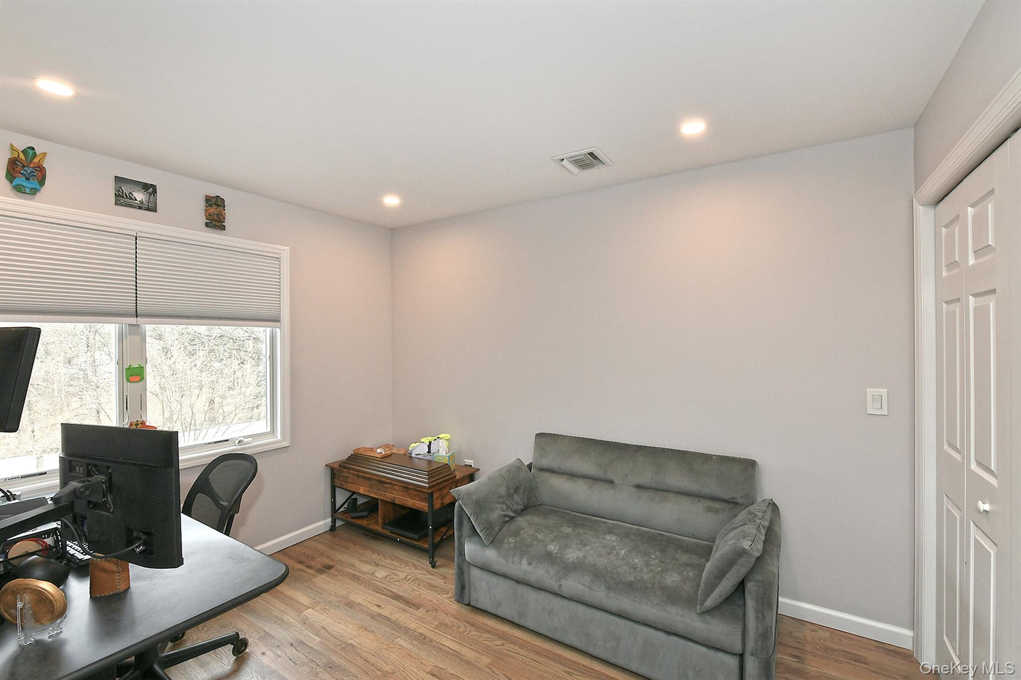 #19 photo, 2457 New York Avenue, सफ़ोक काउंटी Melville , NY 11747