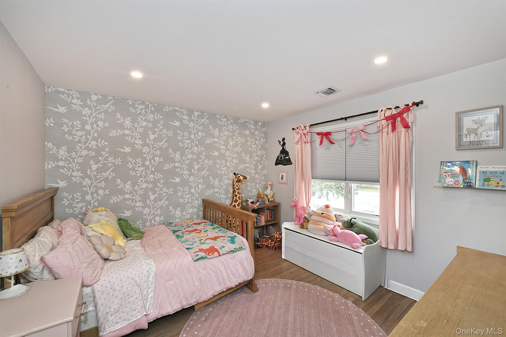 #20 photo, 2457 New York Avenue, सफ़ोक काउंटी Melville , NY 11747