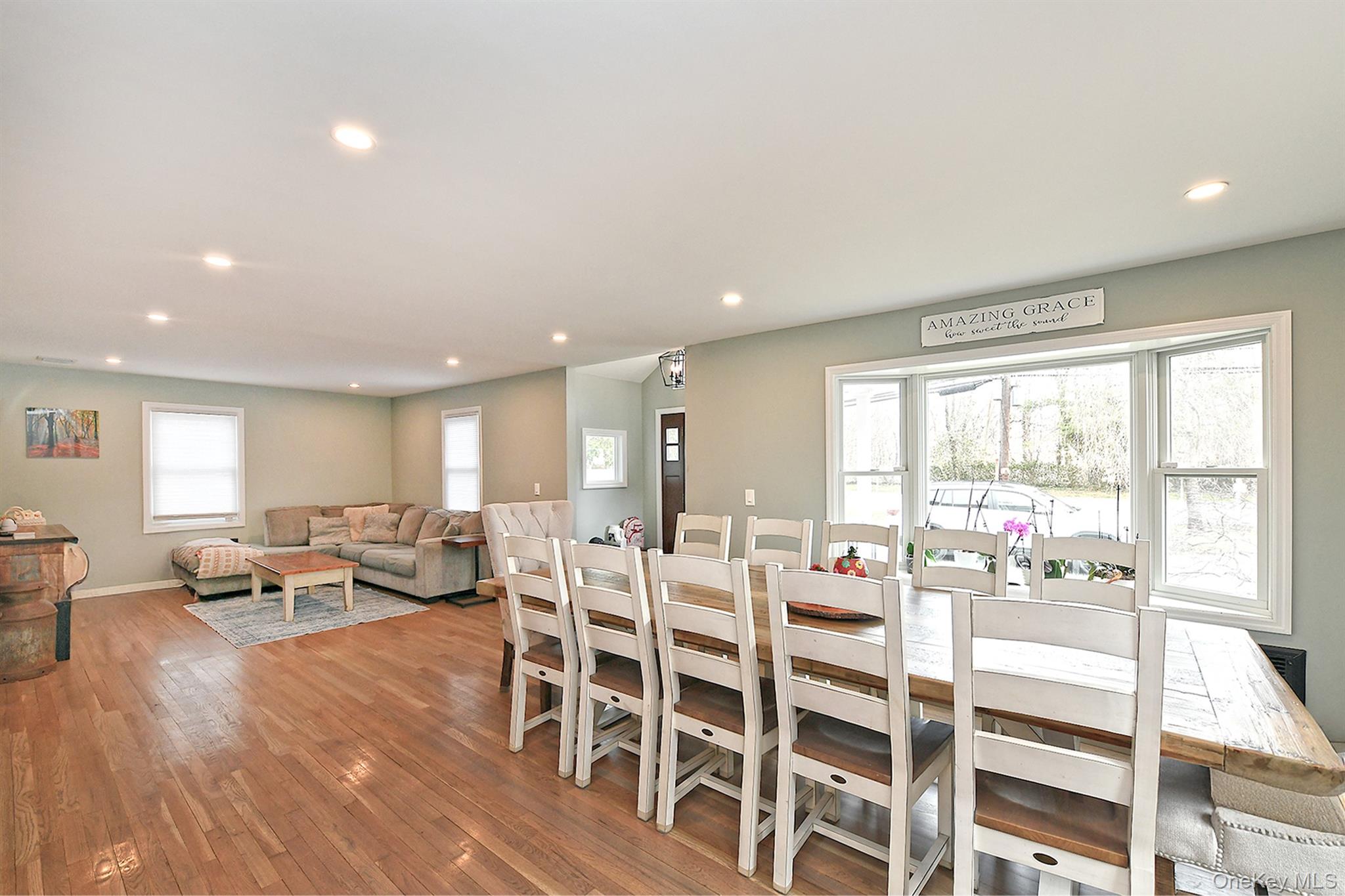 #6 photo, 2457 New York Avenue, सफ़ोक काउंटी Melville , NY 11747