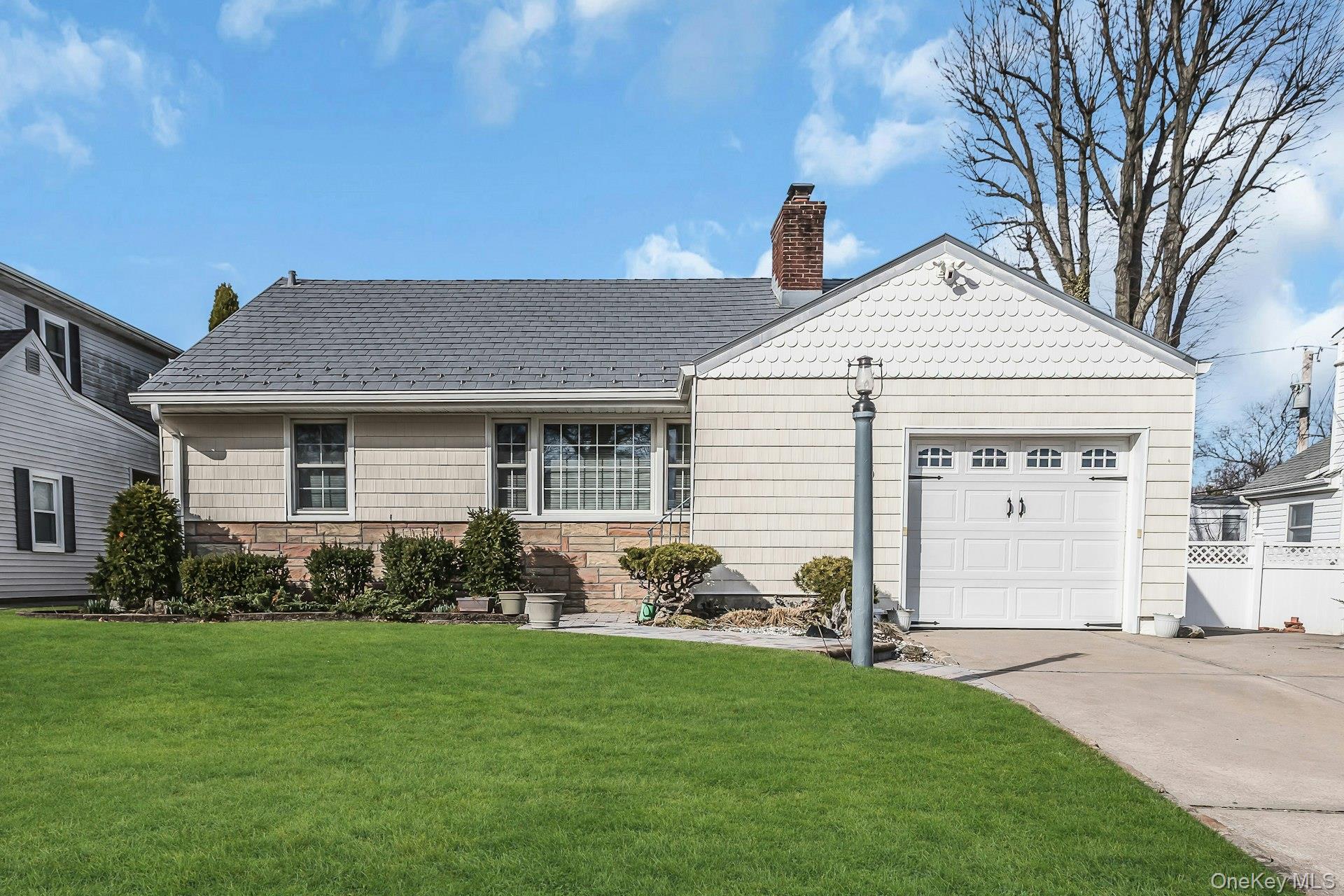 #1 photo, 5 Sherwood Road, Glen Cove , NY 11542