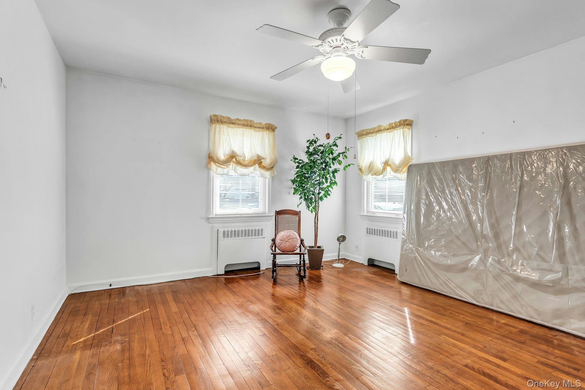 #16 photo, 5 Sherwood Road, Glen Cove , NY 11542