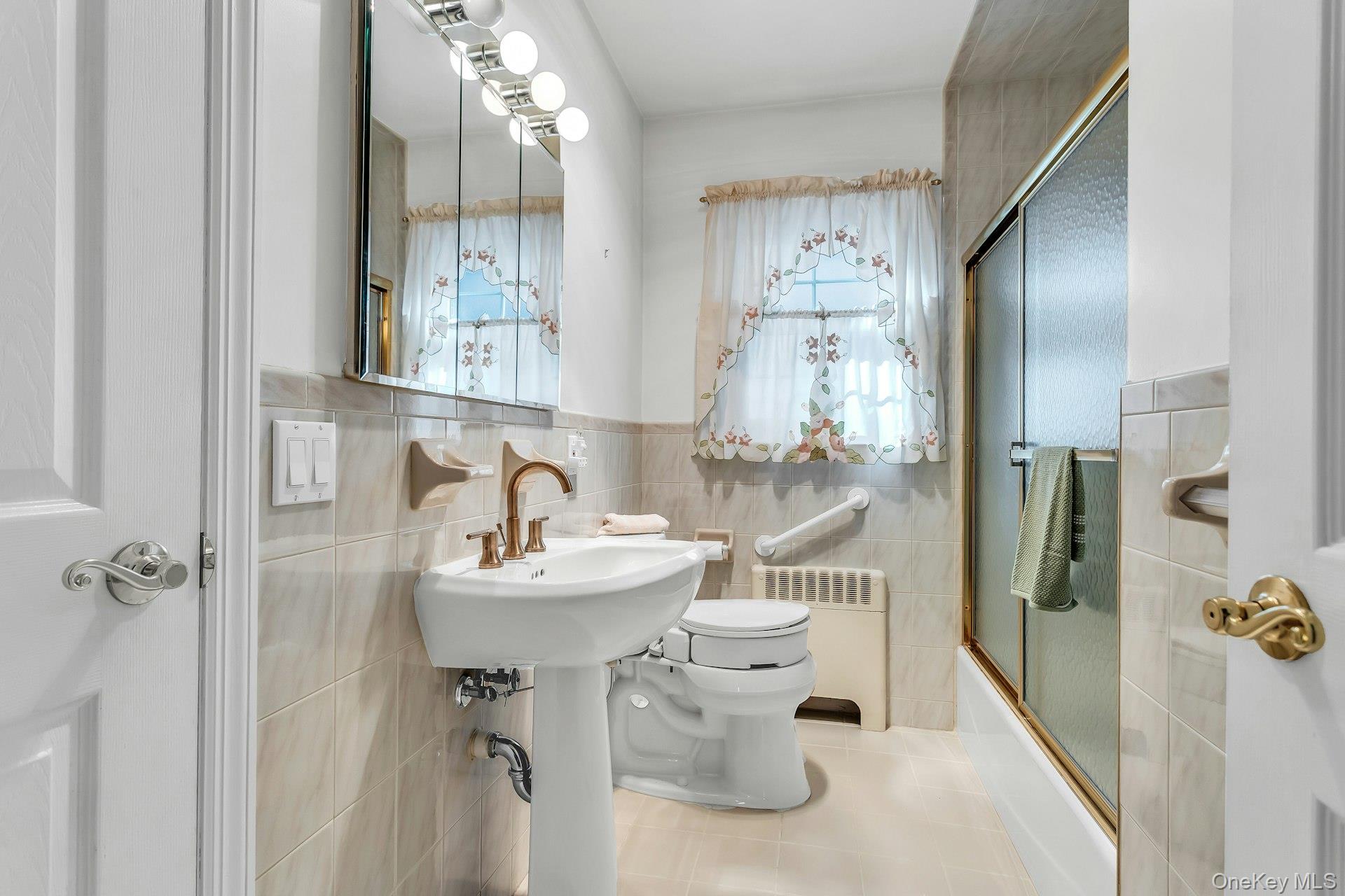 #18 photo, 5 Sherwood Road, Glen Cove , NY 11542