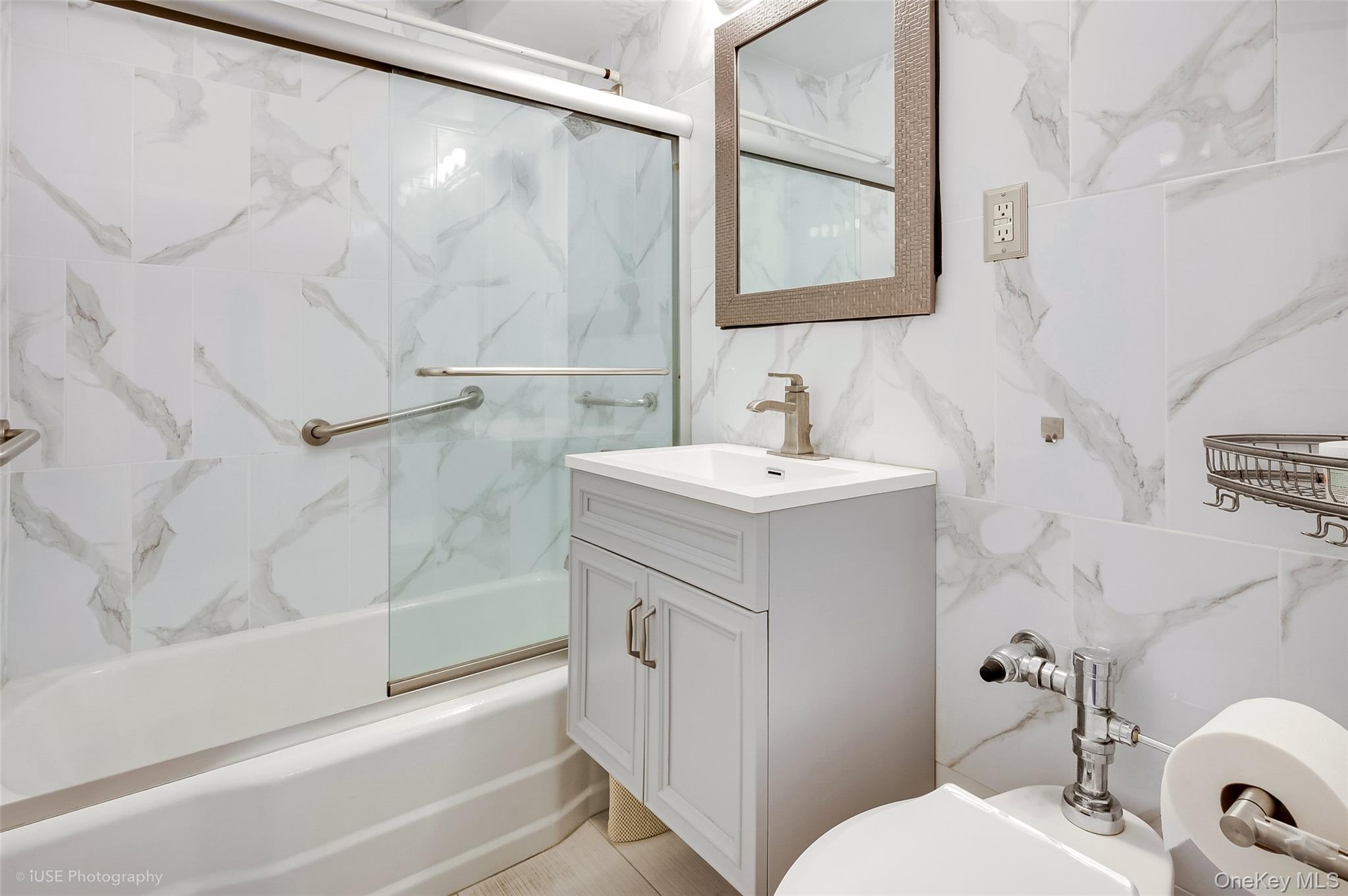 #8 photo, 39-65 52nd Streets, Woodside , NY 11377