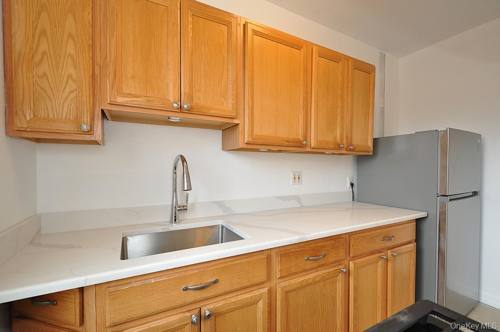 #12 photo, 180 Garth Road, Scarsdale , NY 10583