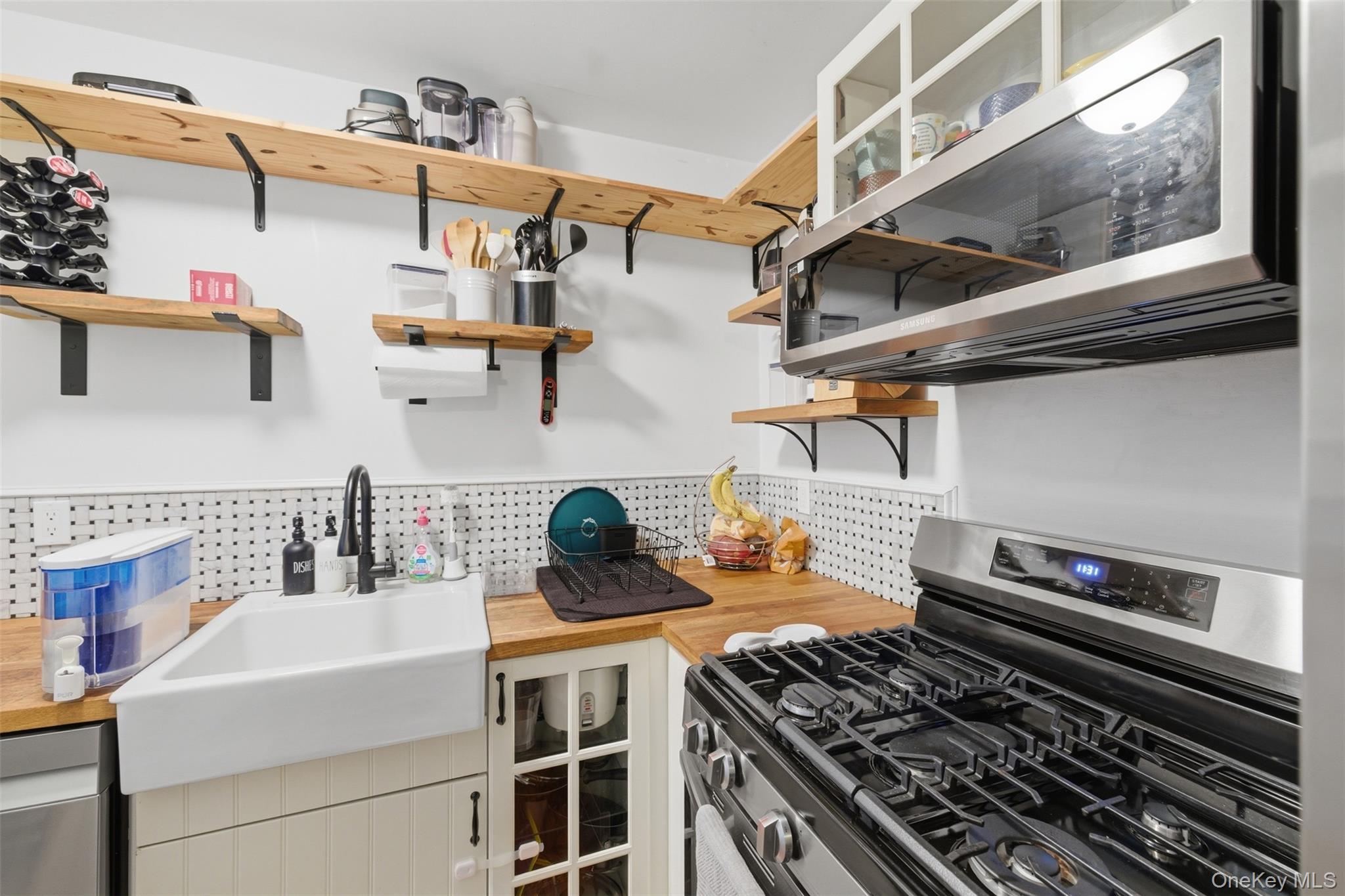 #9 photo, 12 Field Court, Fishkill , NY 12524