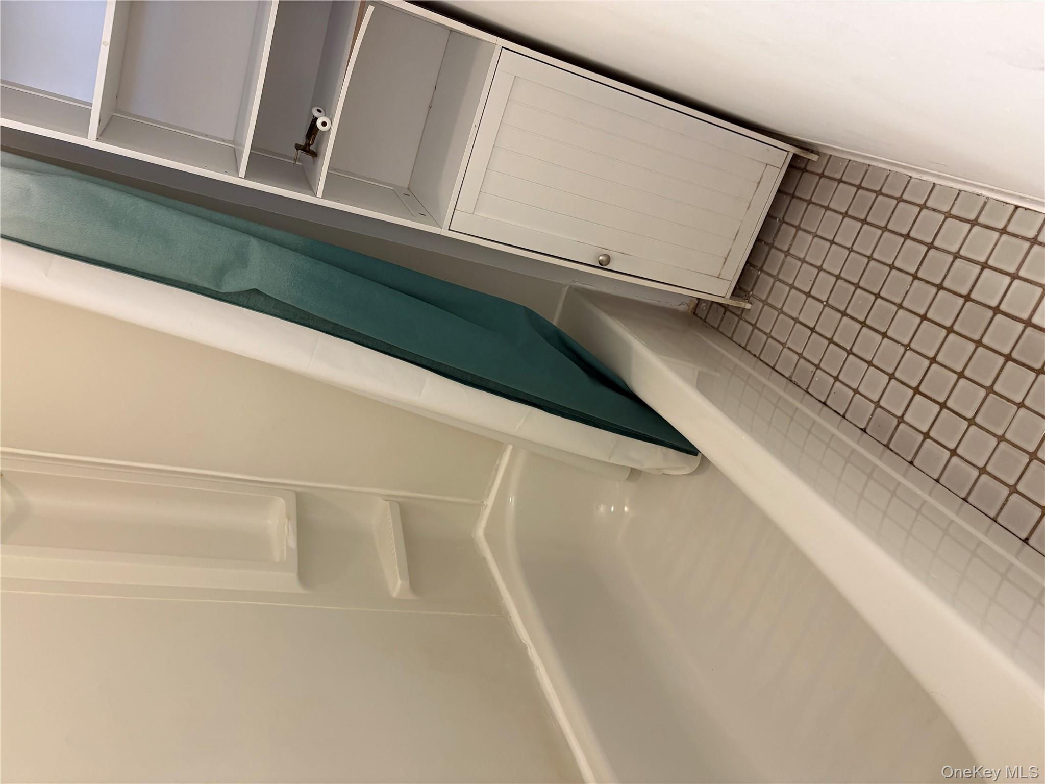 #5 photo, 892 Pine Avenue, West Islip , NY 11795