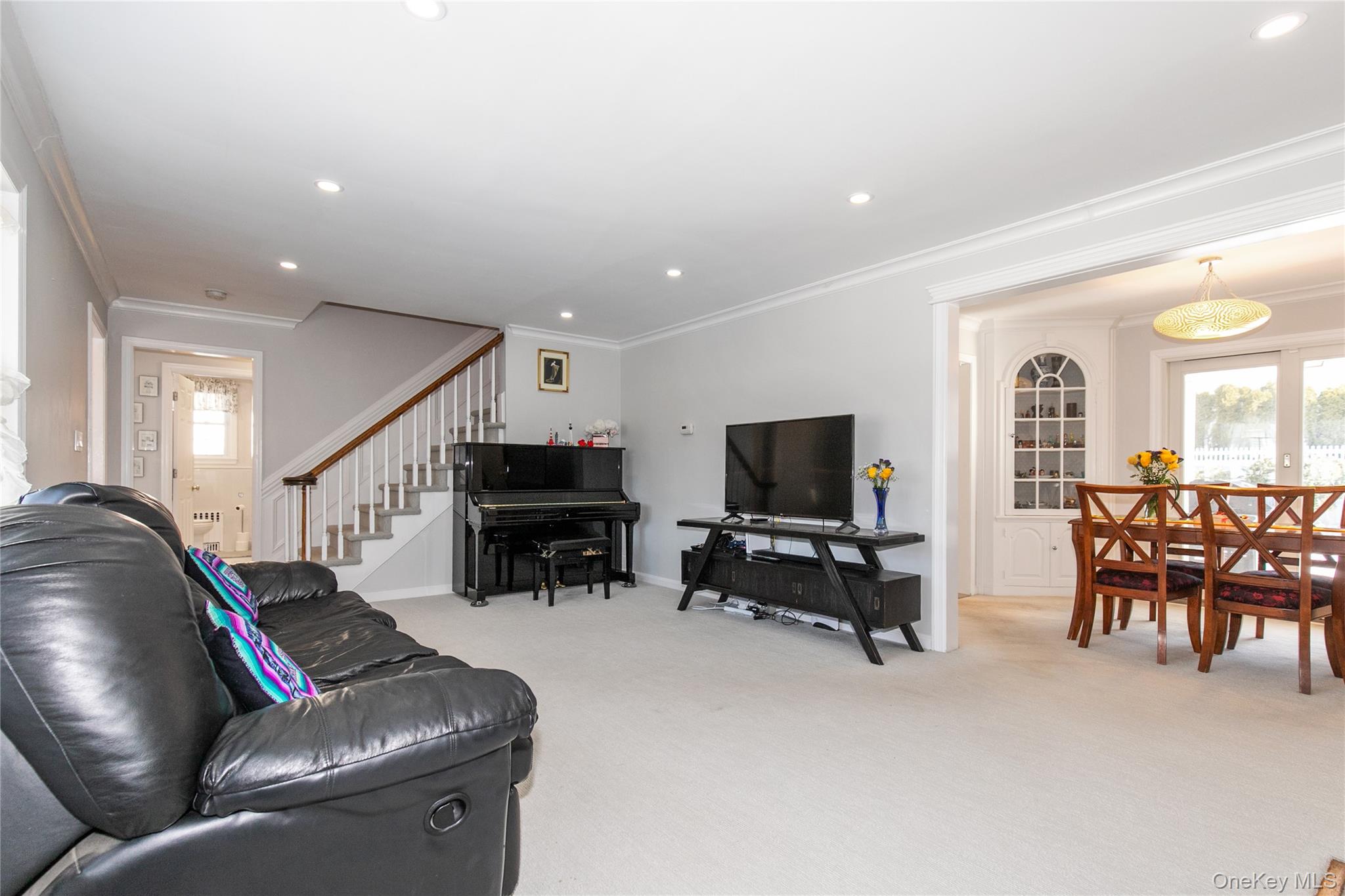 #4 photo, 30 Highland Place, Great Neck , NY 11020