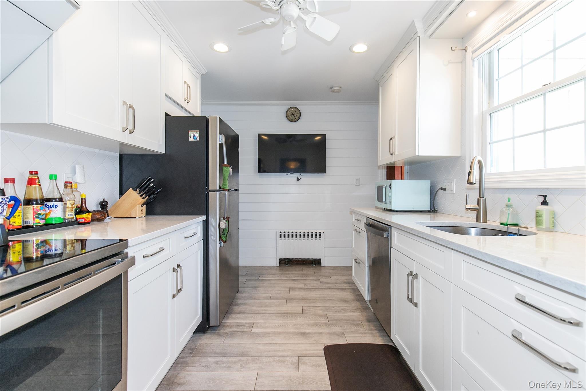 #6 photo, 30 Highland Place, Great Neck , NY 11020