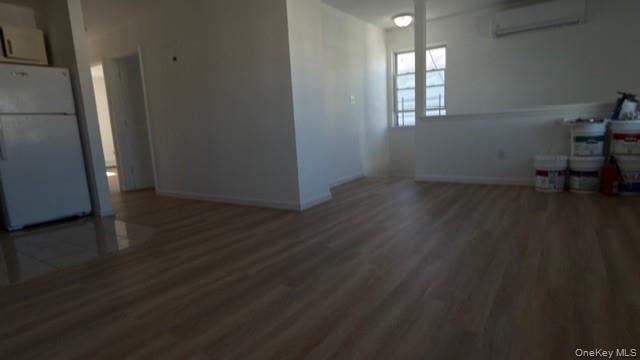 #3 photo, 6951 Almeda Avenue, कुईंस Far Rockaway , NY 11692