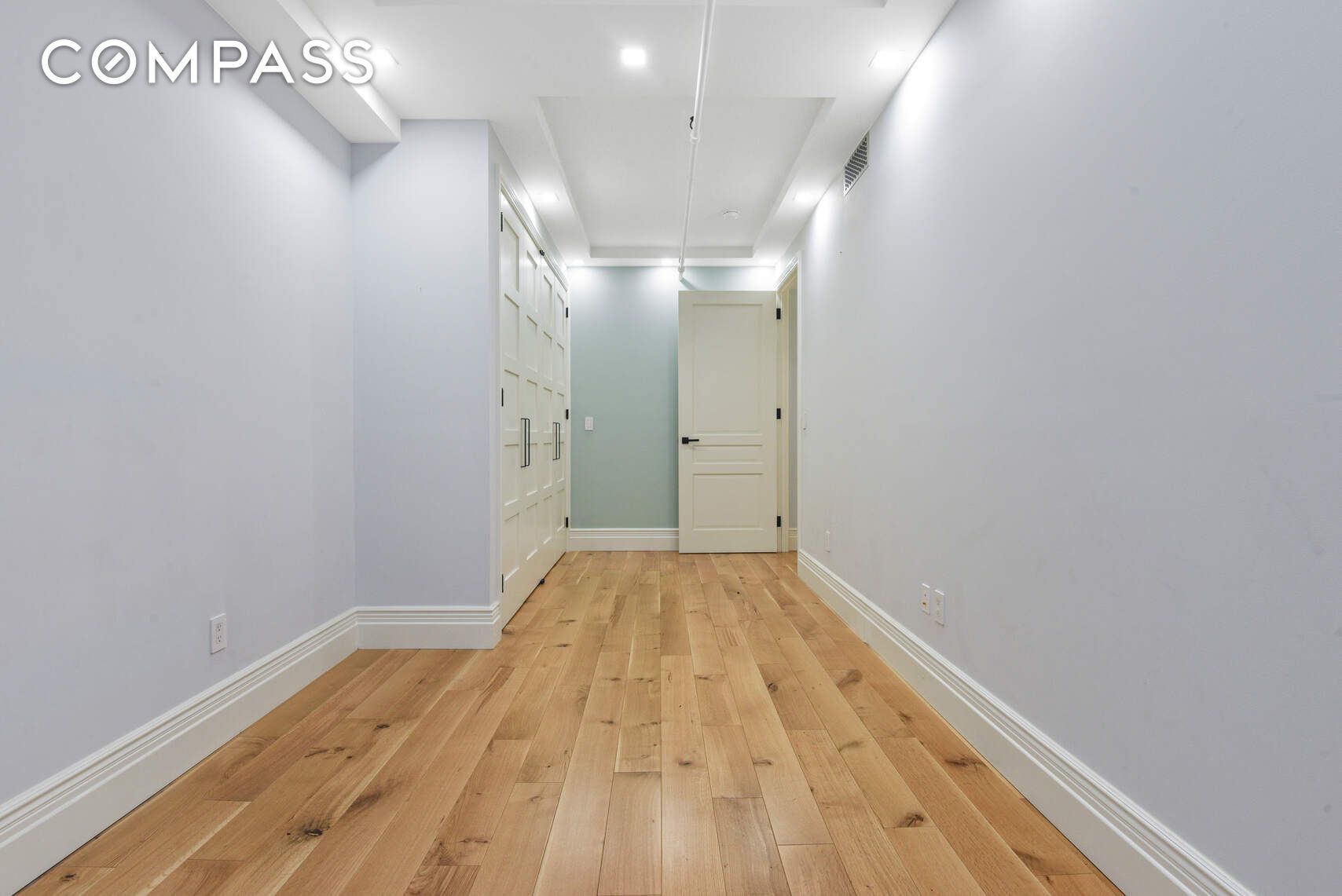 #12 photo, 390 W Broadway, SoHo , NY 10012