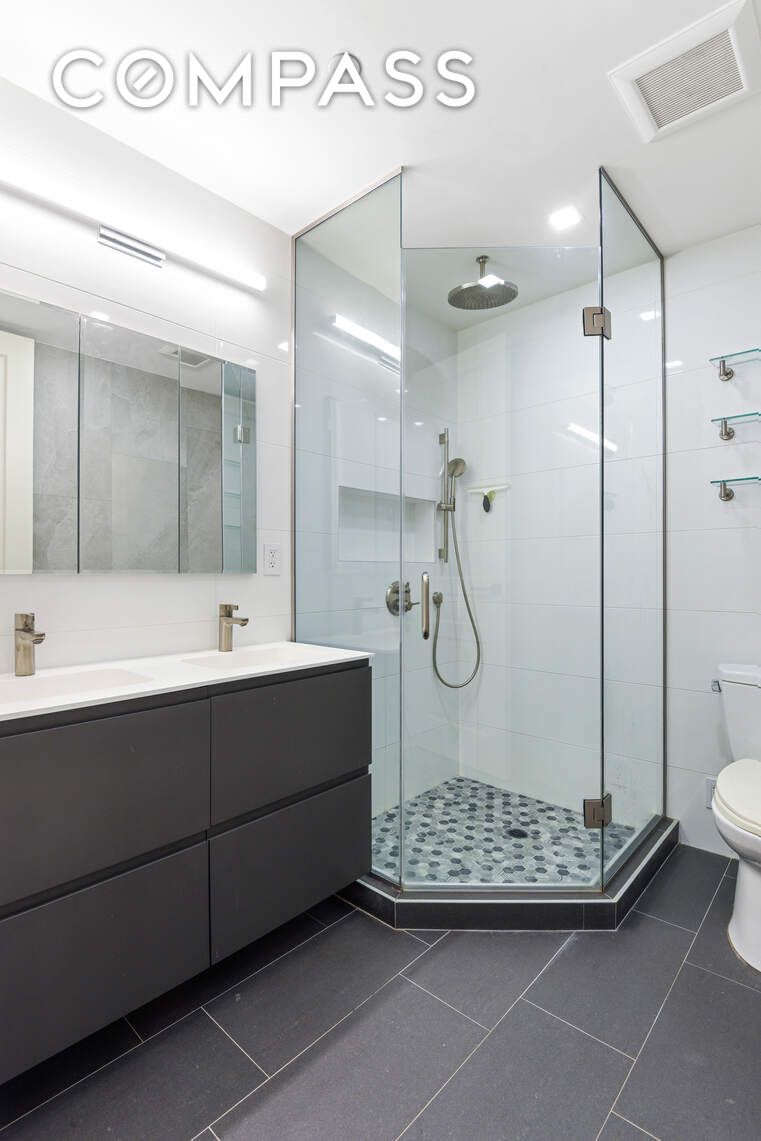 #14 photo, 390 W Broadway, SoHo , NY 10012