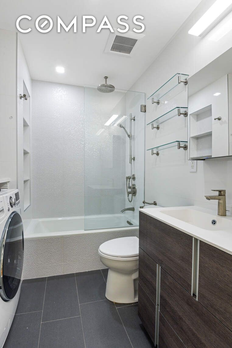 #15 photo, 390 W Broadway, SoHo , NY 10012