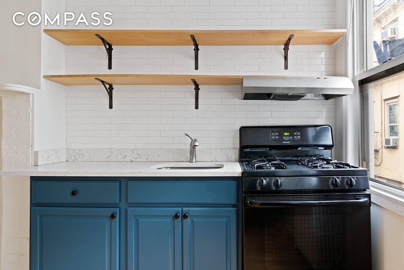 #4 photo, 283 Devoe Street, East Williamsburg , NY 11211