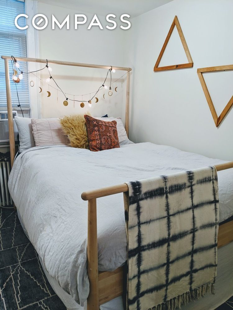 #6 photo, 283 Devoe Street, East Williamsburg , NY 11211