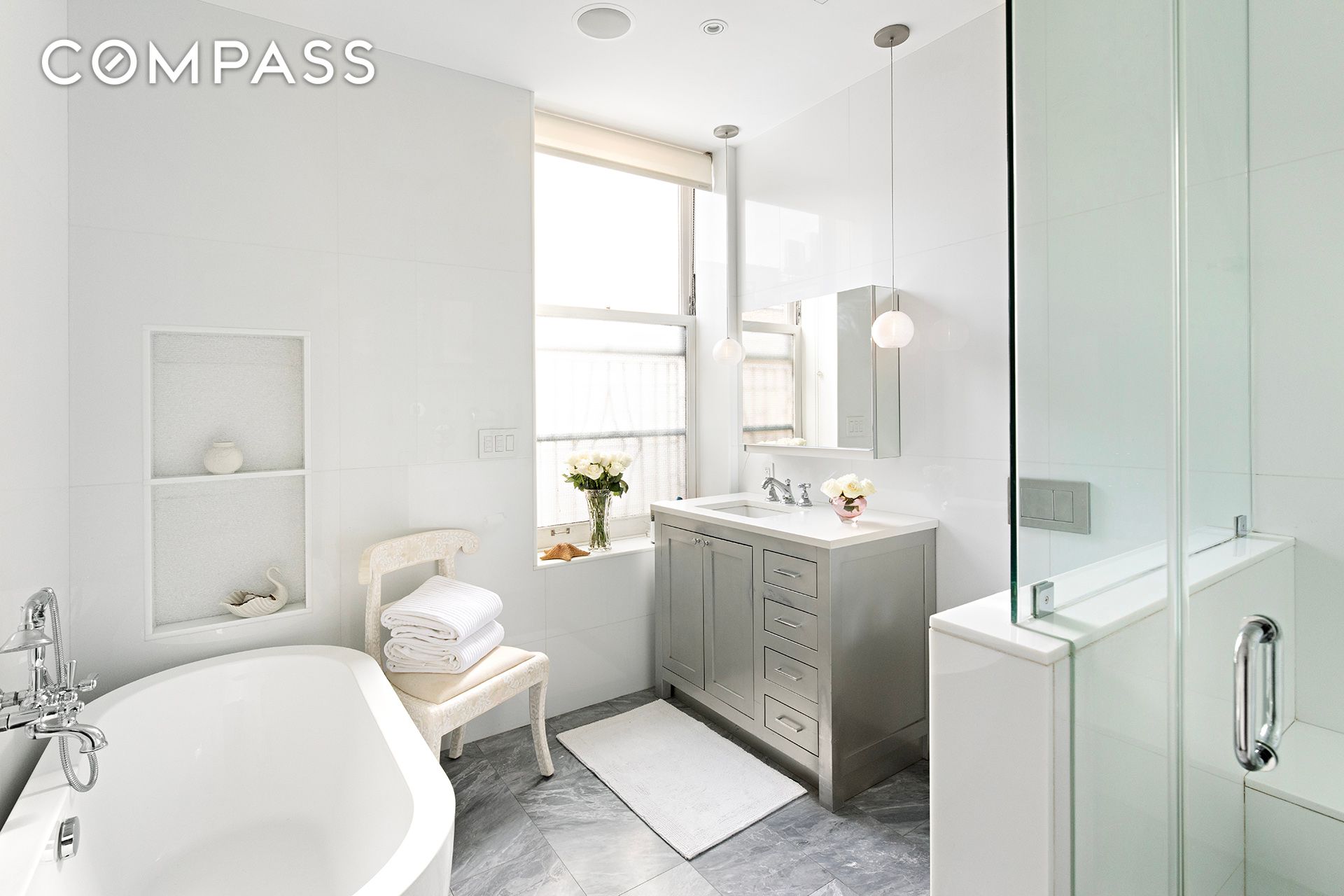 #9 photo, 10 E 18th Street, Flatiron , NY 10003