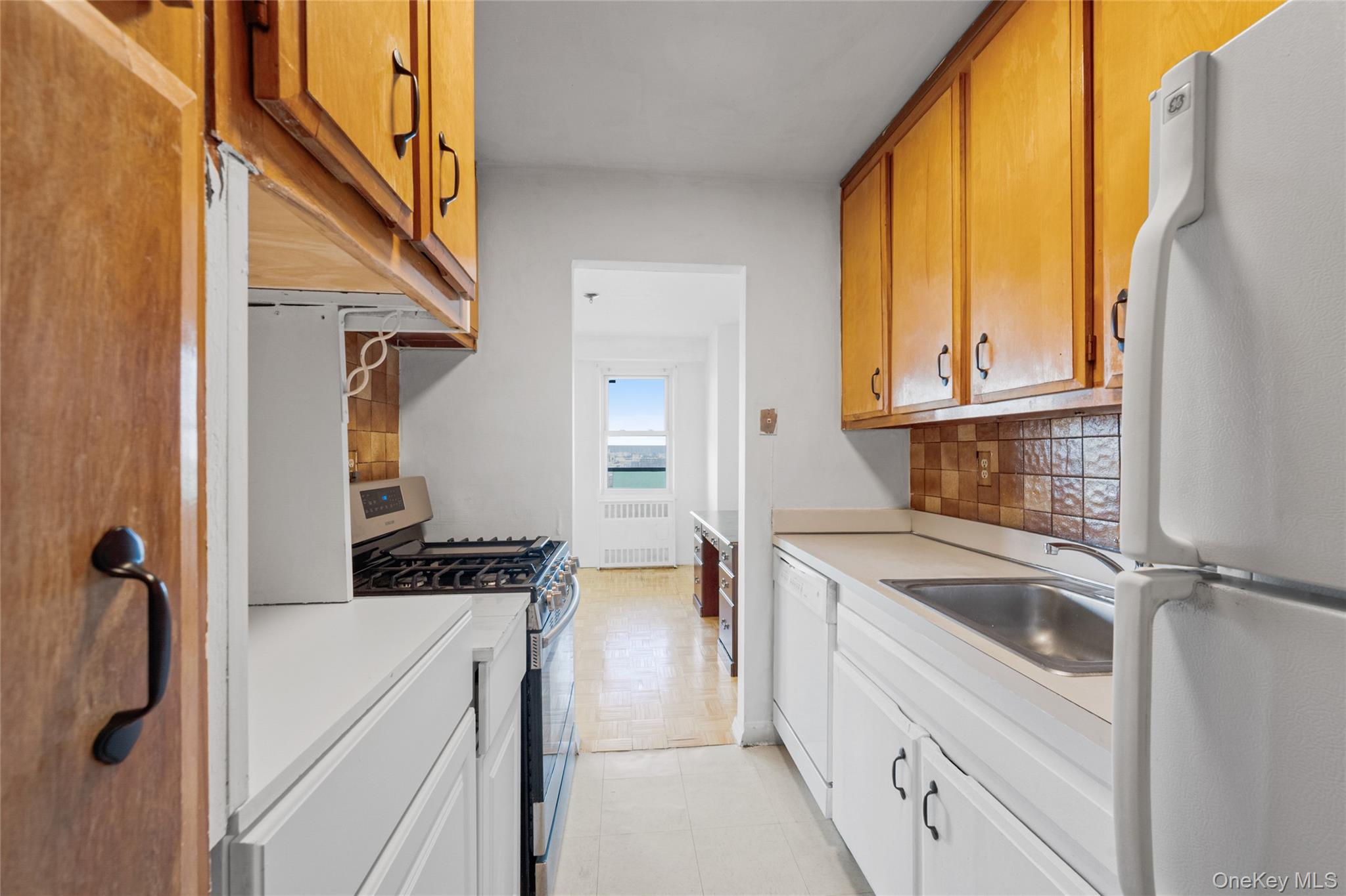 #17 photo, 1841 Central Park Avenue, Yonkers , NY 10710