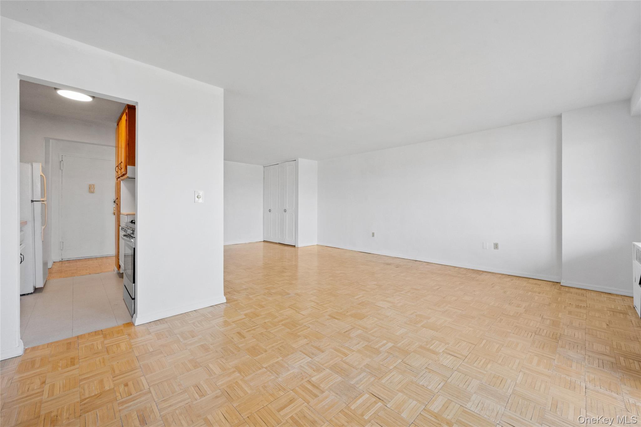 #7 photo, 1841 Central Park Avenue, Yonkers , NY 10710